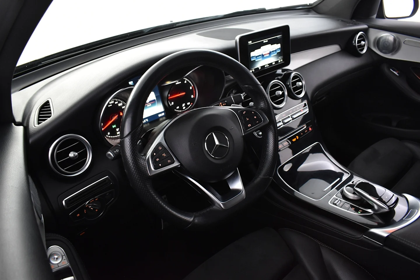 Car Image - RLCnEQRn3Cz2TgY39MSnq