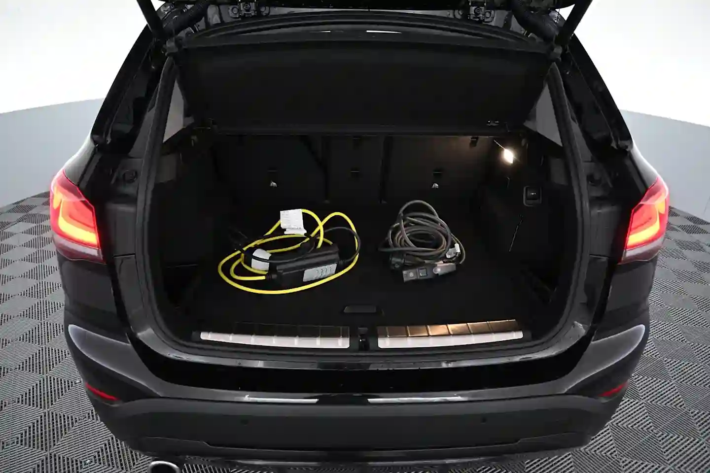 Car Image - 1lYRKj0qZHEyfx8tfGEqtd