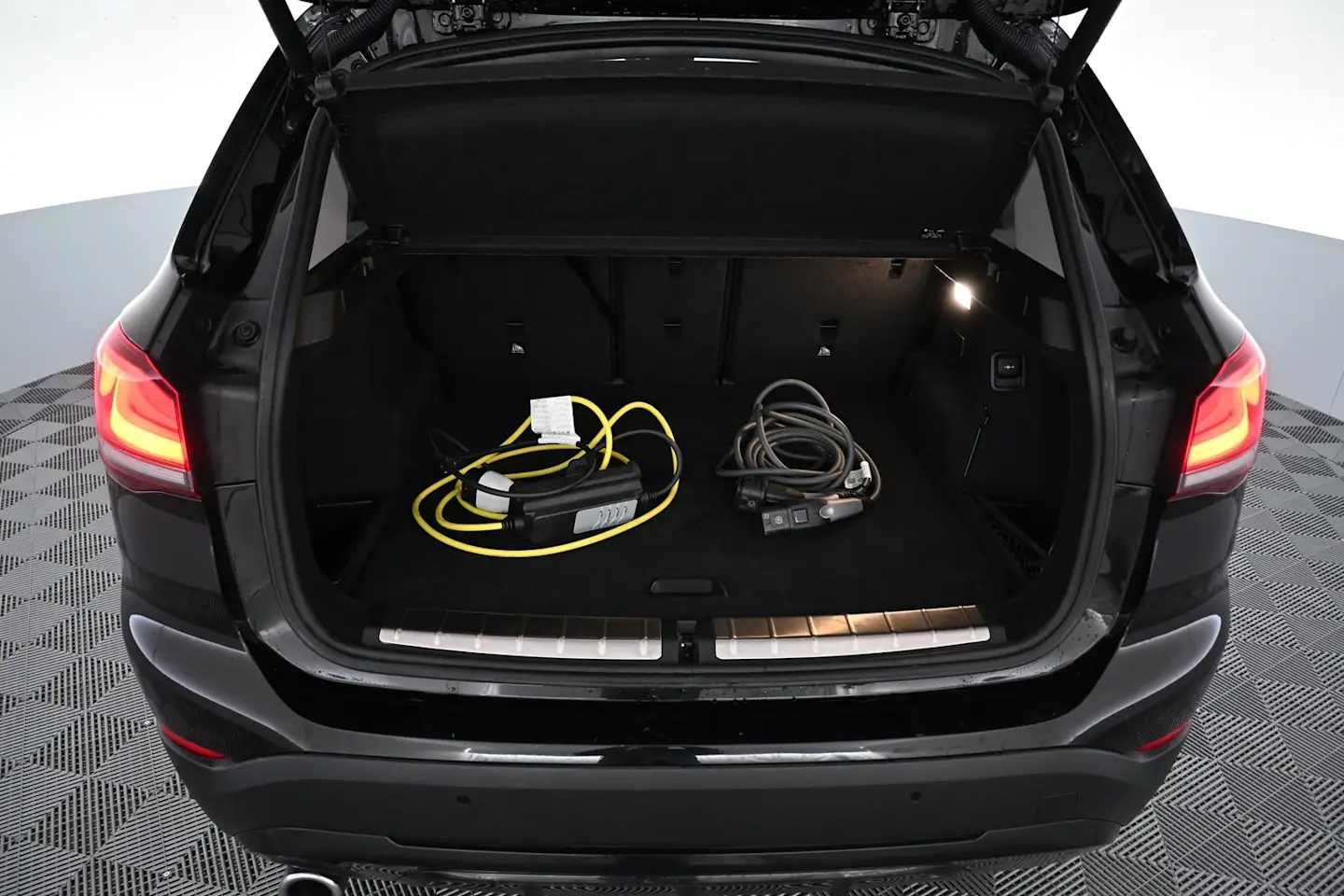 Car Image - 1lYRKj0qZHEyfx8tfGEqtd
