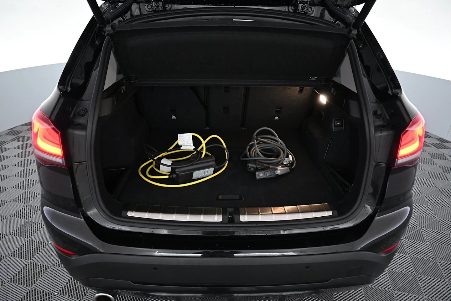 Car Image - 1lYRKj0qZHEyfx8tfGEqtd
