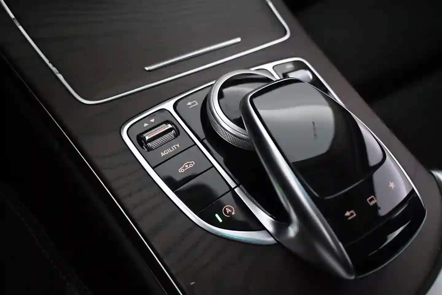 Car Image - se1VMIXdGUHLDtBpwiwz9