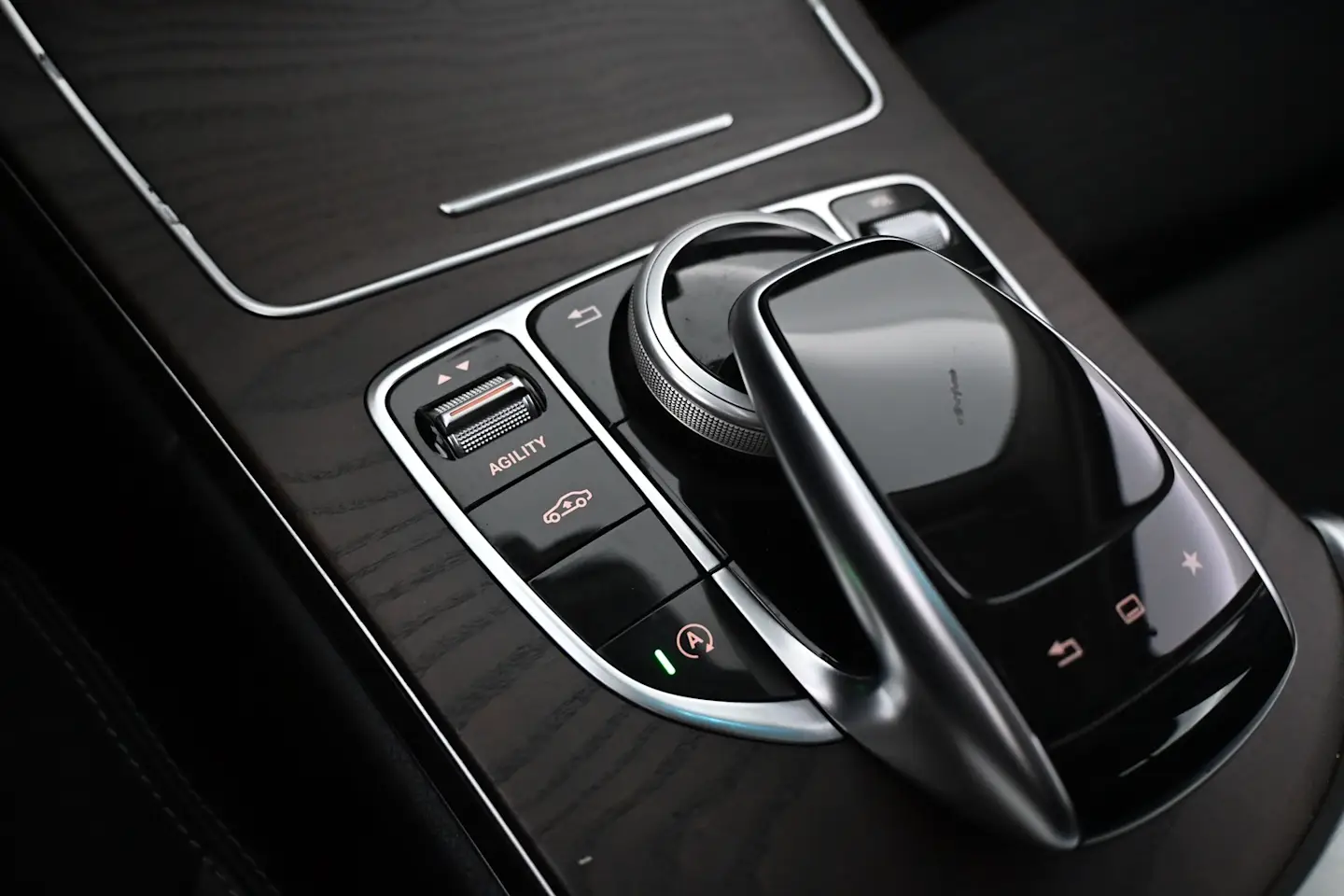 Car Image - se1VMIXdGUHLDtBpwiwz9