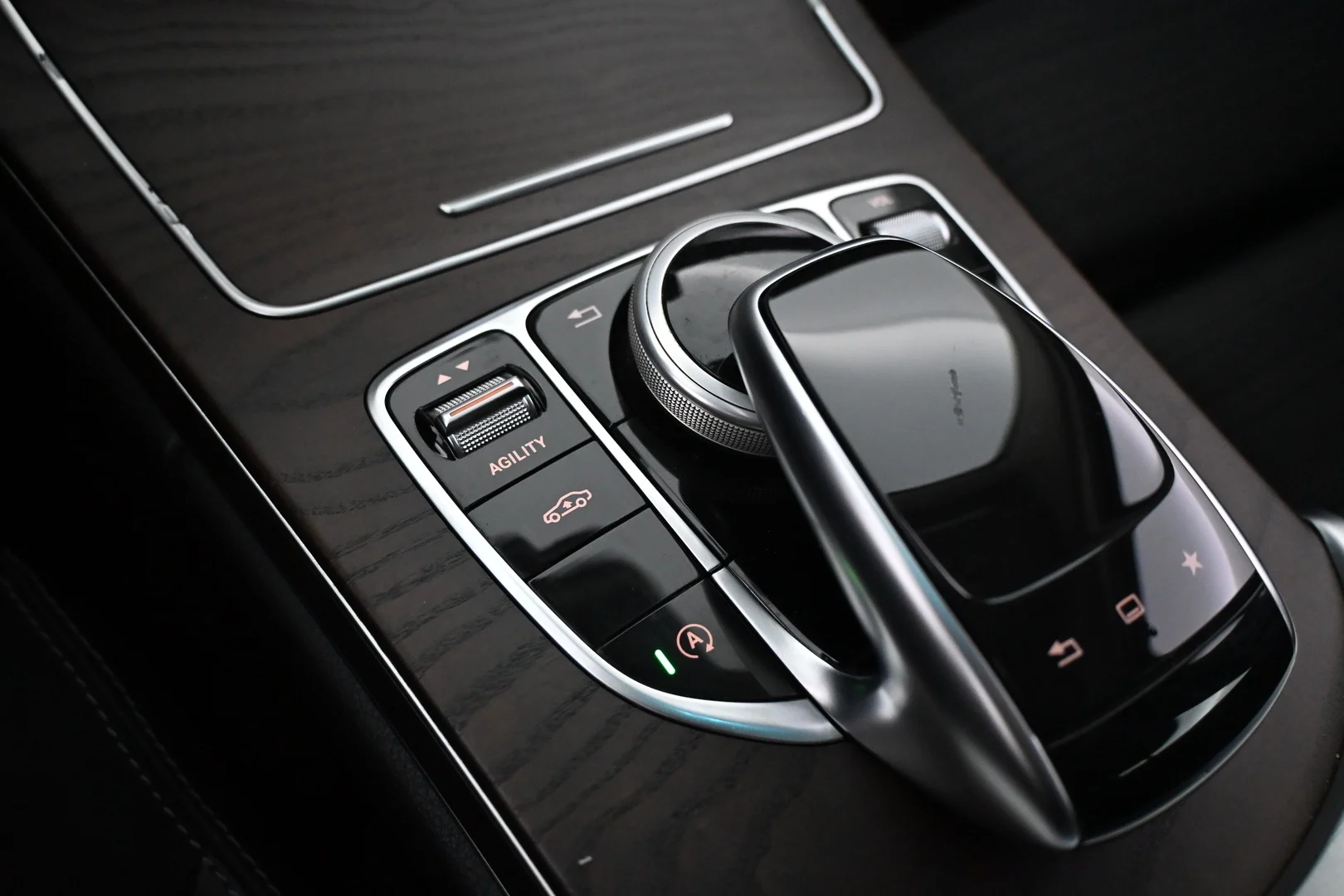 Car Image - se1VMIXdGUHLDtBpwiwz9