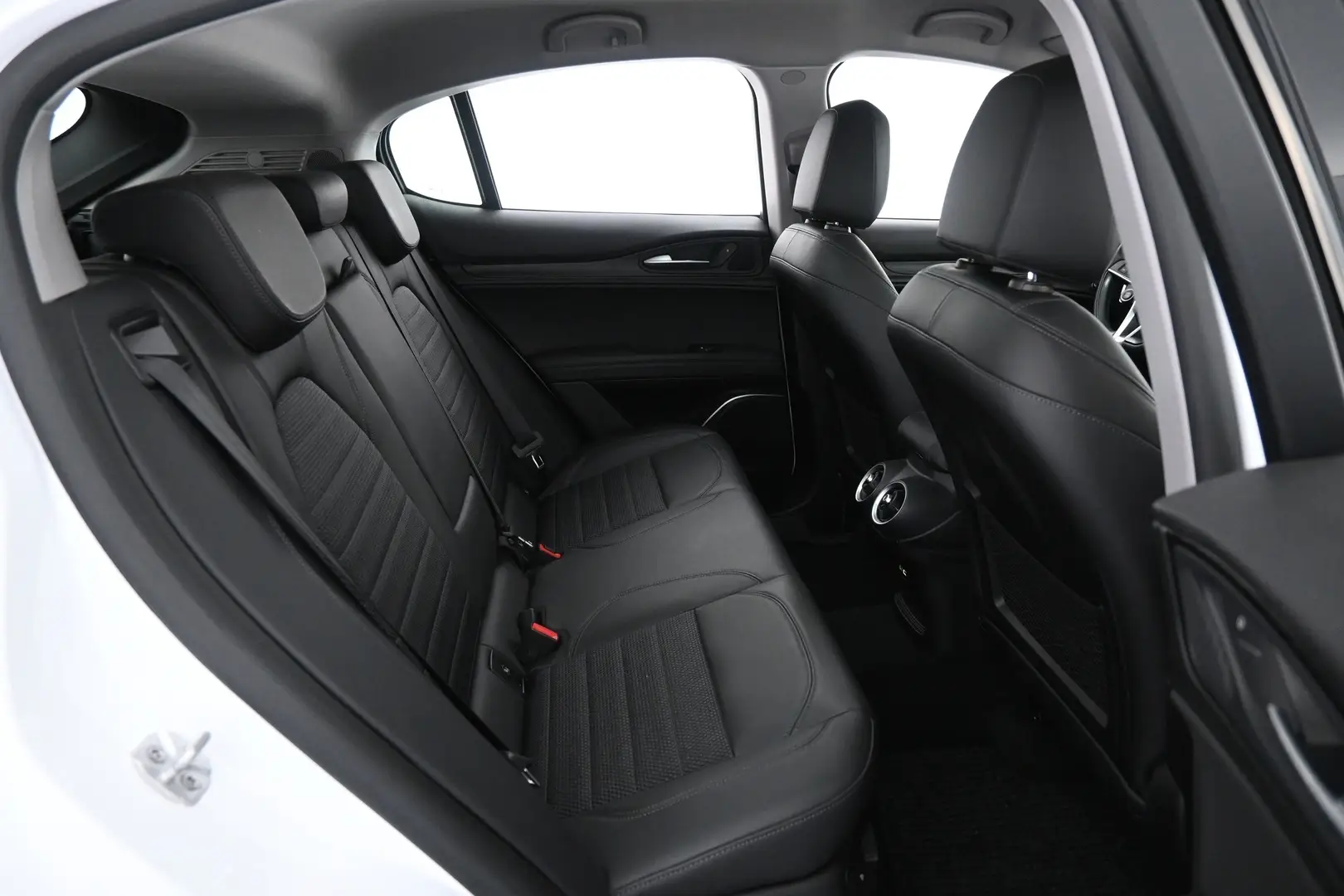 Car Image - 4Ge4Ri8XGkDMDgJoeSroFw