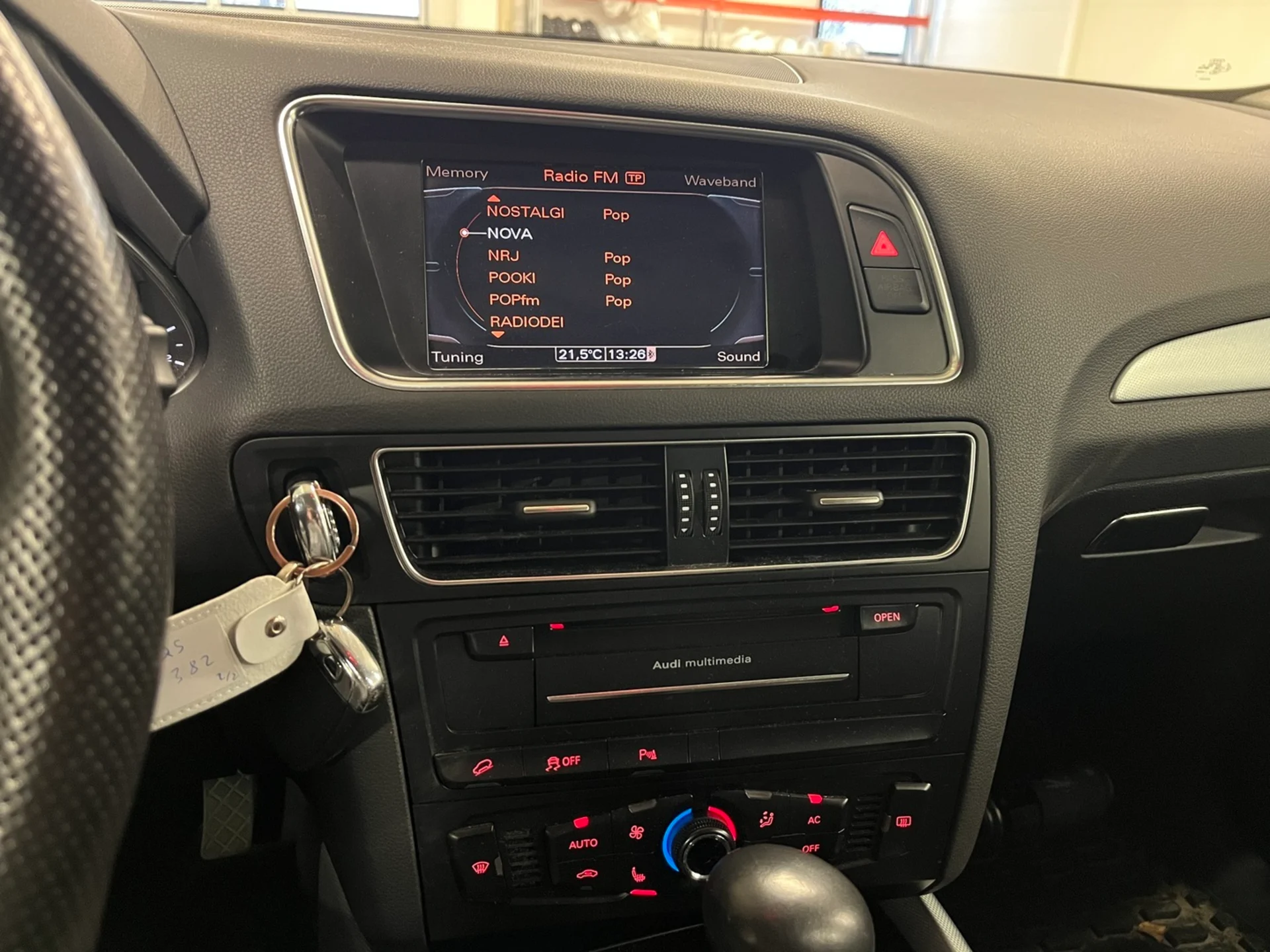 Car Image - 2AUbwhpPGC7Q3sbM9xDZfR