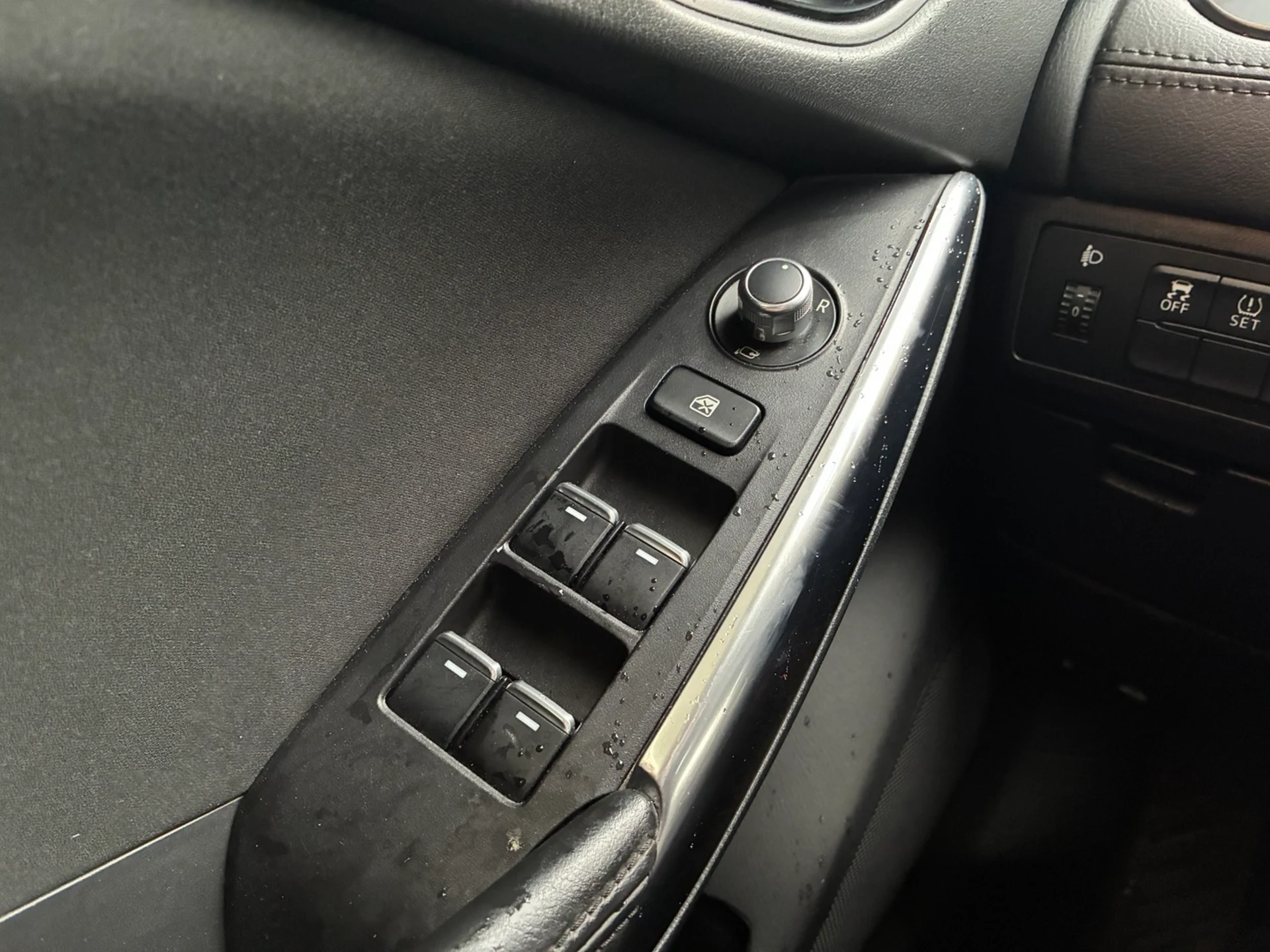 Car Image - 1QKH5SEw0i70pg6DaOl14H