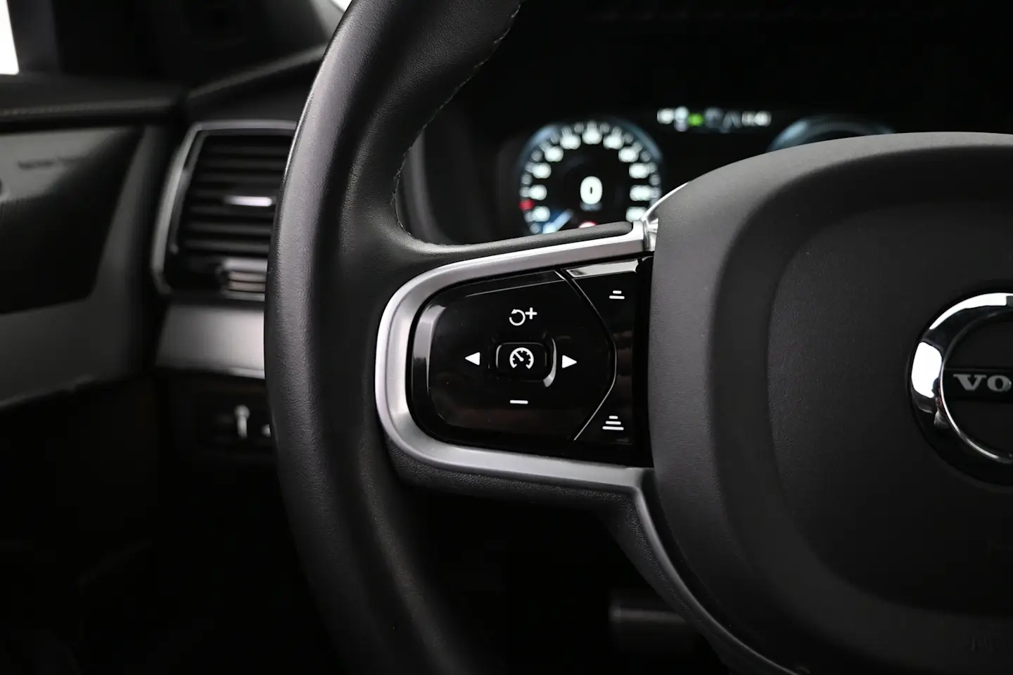 Car Image - 1AMuG9Je06uX0evOAEOkYc