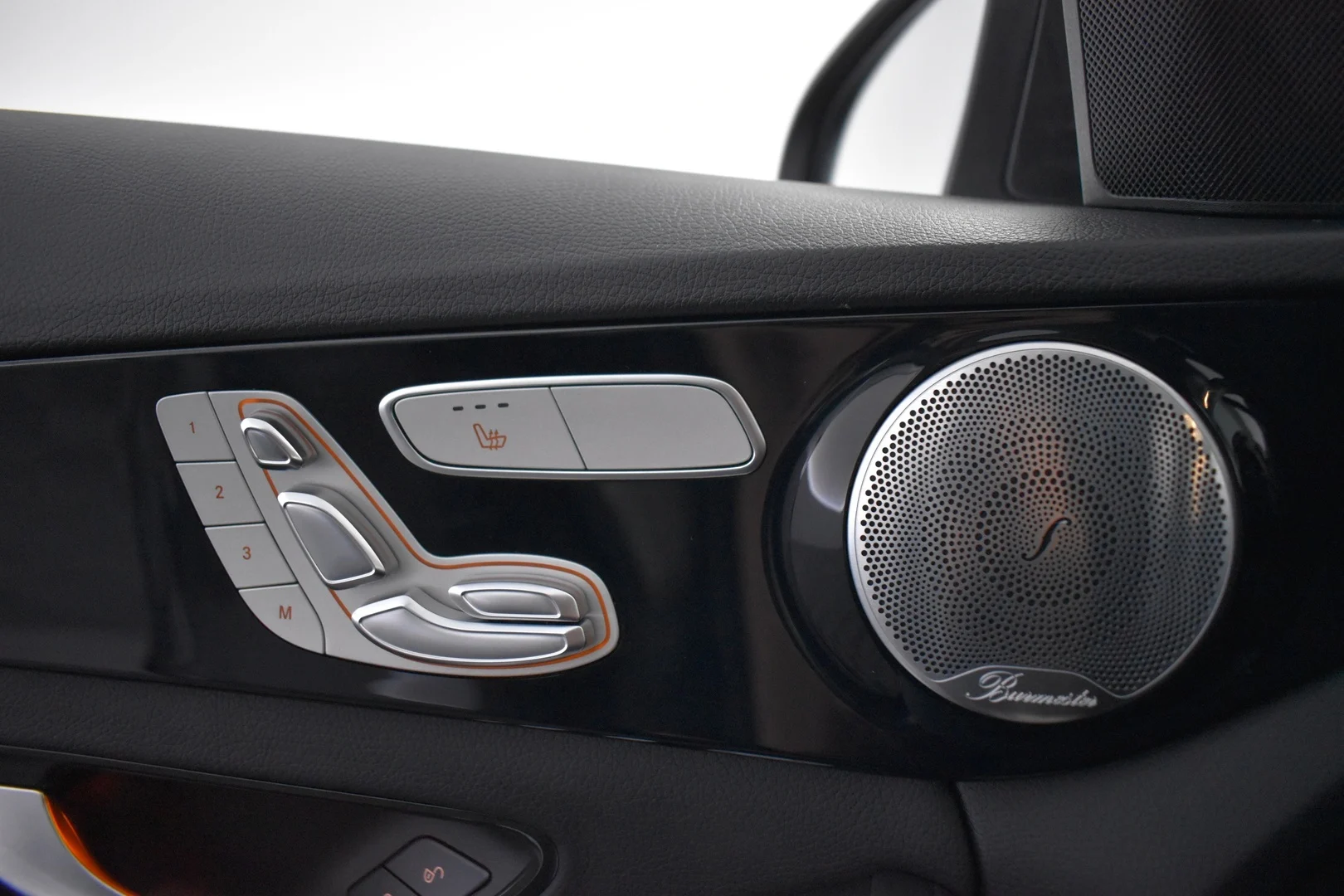 Car Image - 2CO7VDzeoVij8AROSonJmK