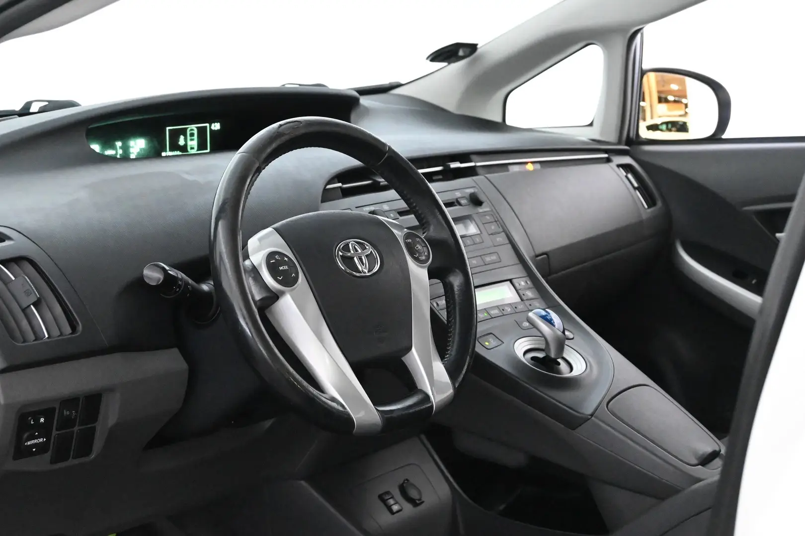 Car Image - 4P29le0nPDPRrOo1UHDXJM