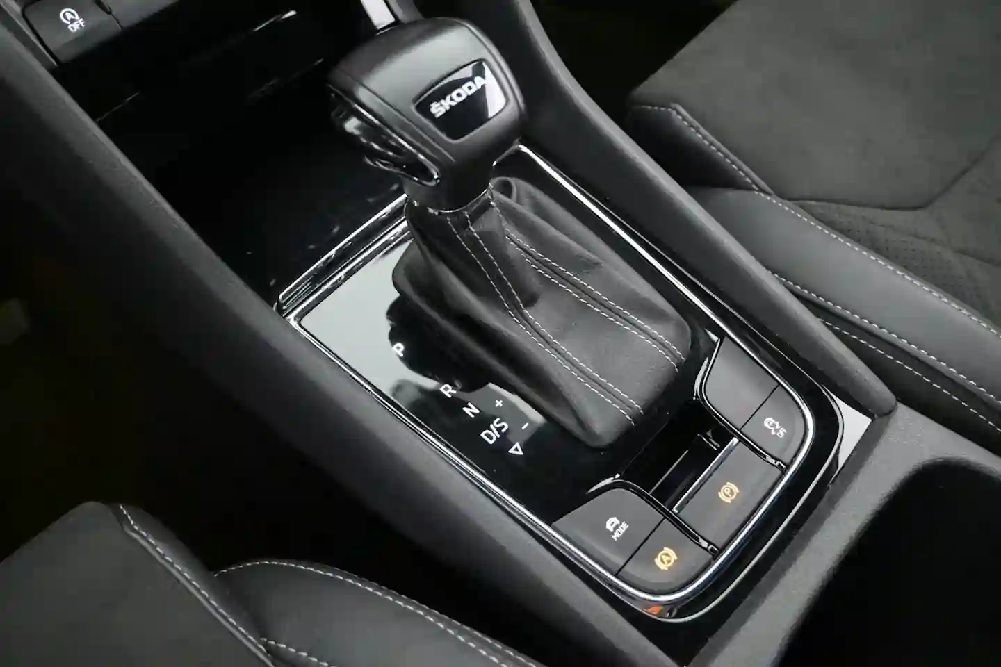 Car Image - 5Q7TPXnHgjJXTB5Whzotox