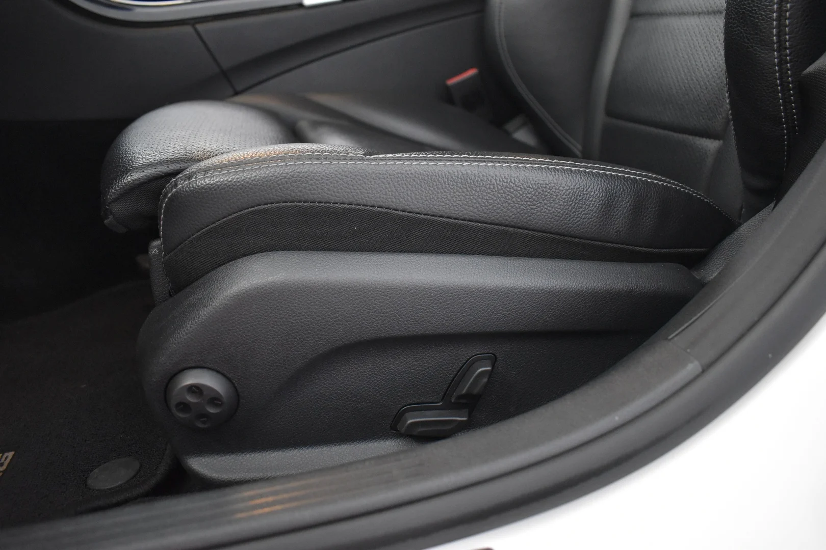 Car Image - c0tGkWMzcHbhuAUIJ9Jyy
