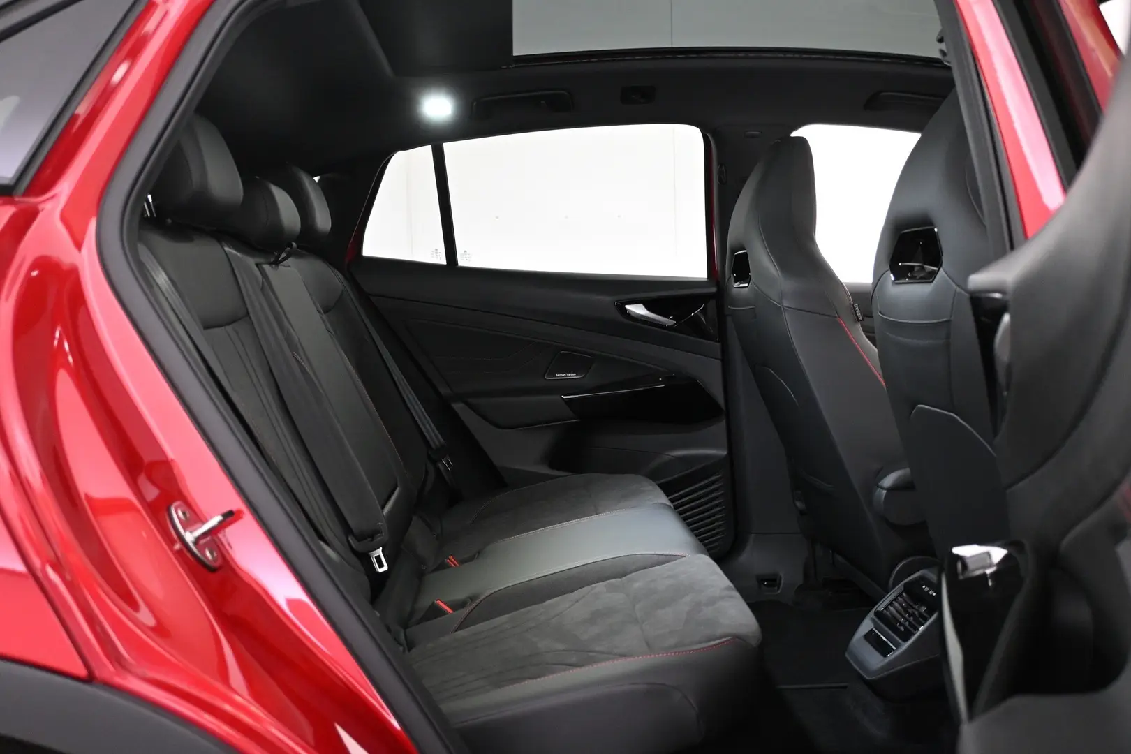 Car Image - 7Dc1ei1MTpCctrpF5VVZEU