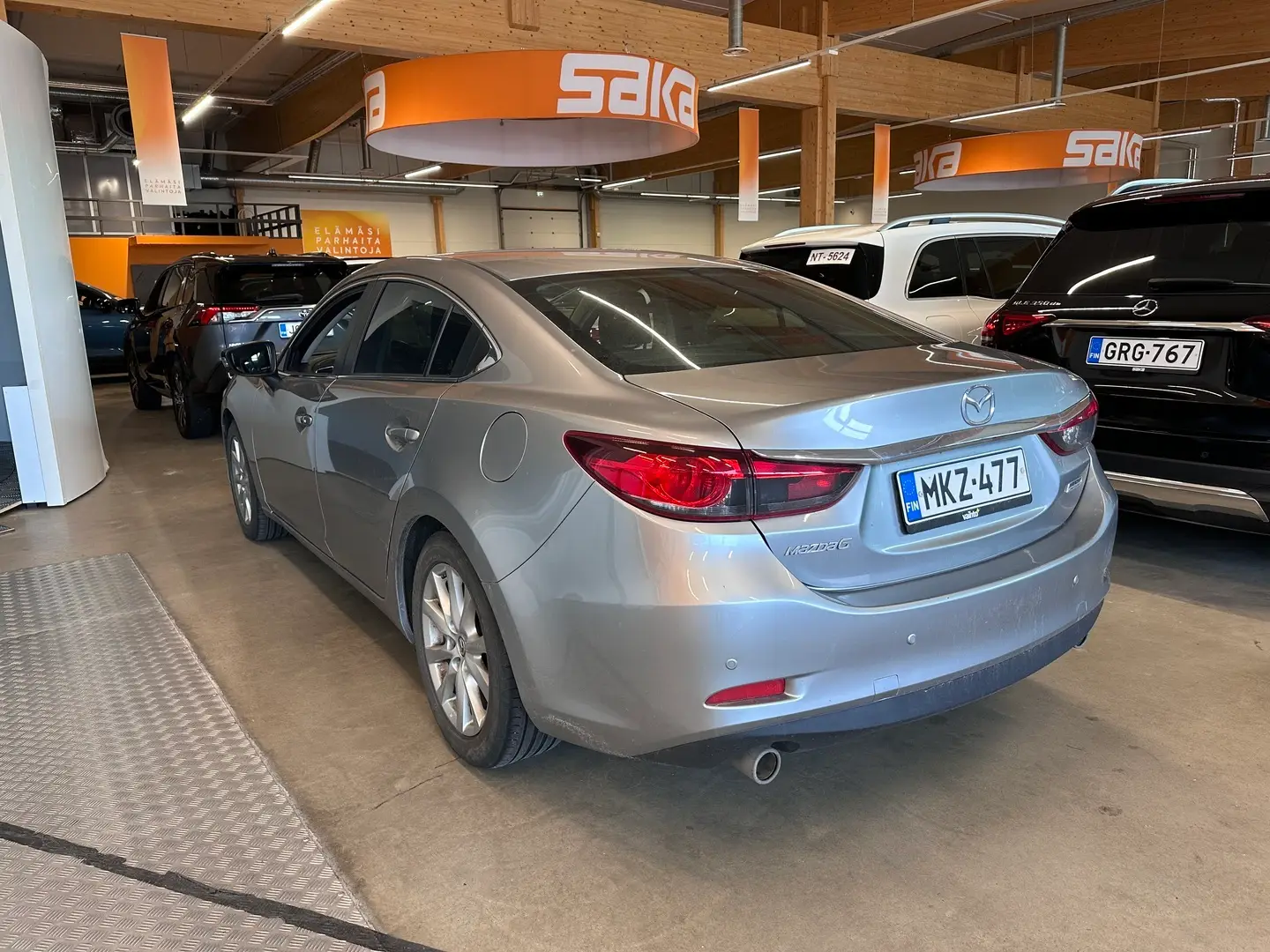 Car Image - 18COn2GjIva1BtXlMwLPOX