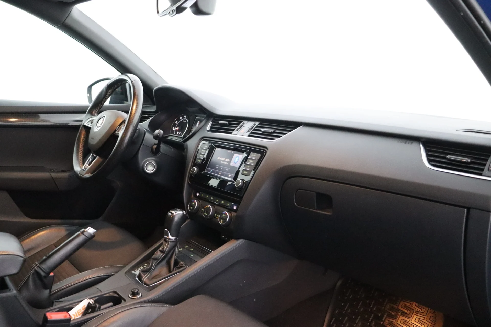 Car Image - 6OA9XdqLFa3XfooIkri4OM