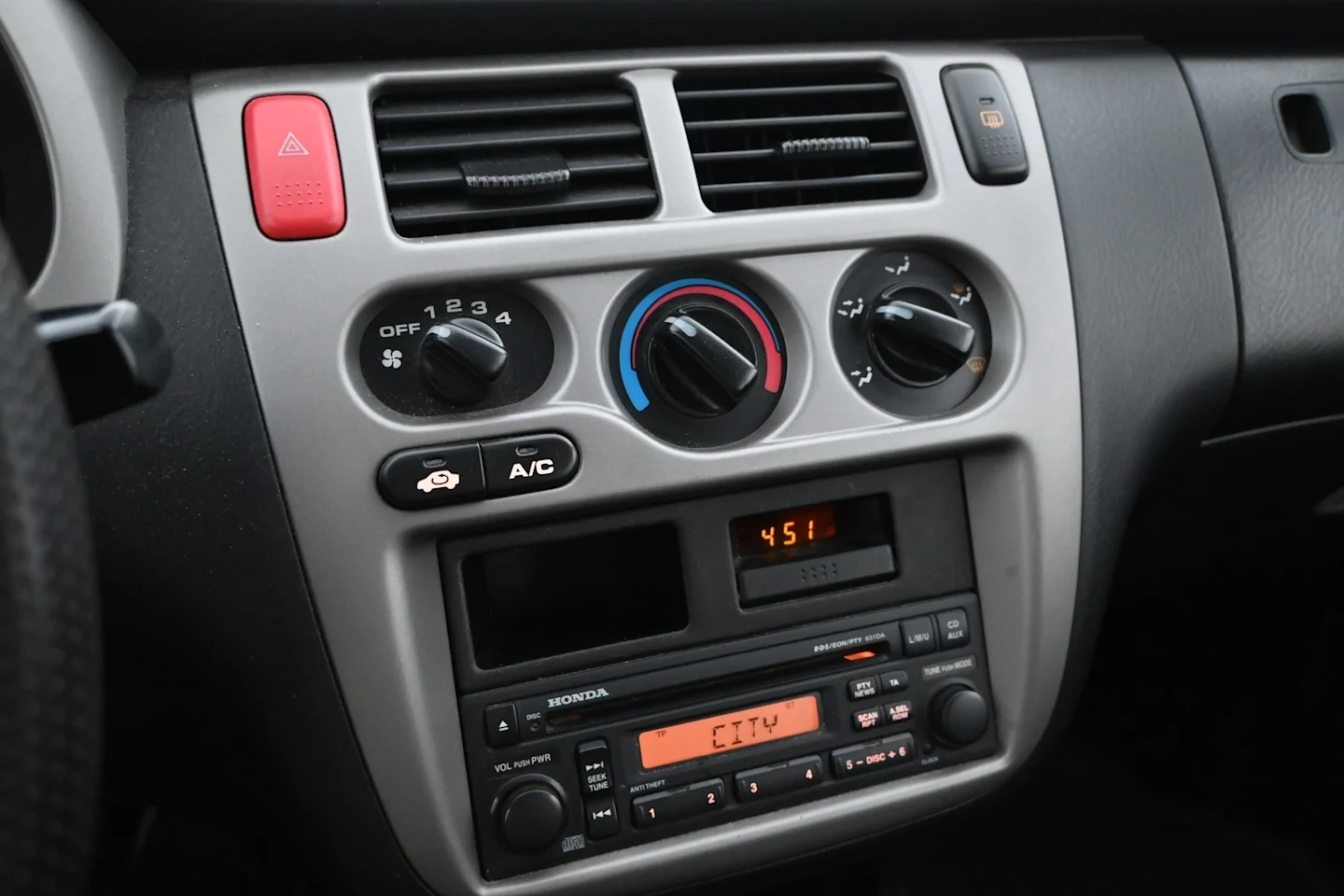 Car Image - yOz3wSoch5XVpoD4J0sPa