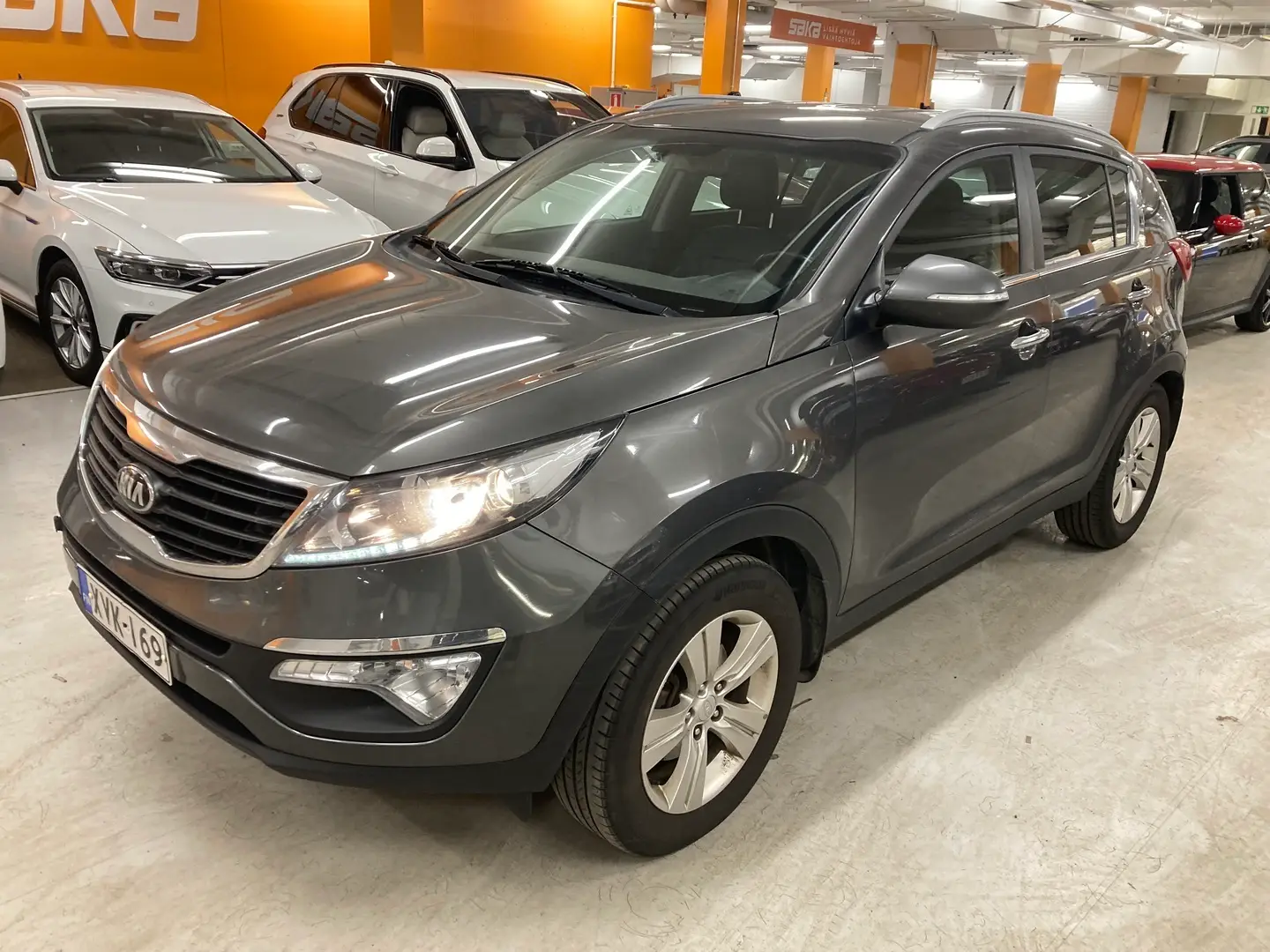 Car Image - 7bsJpUb39fROl6dMJD6Jjw