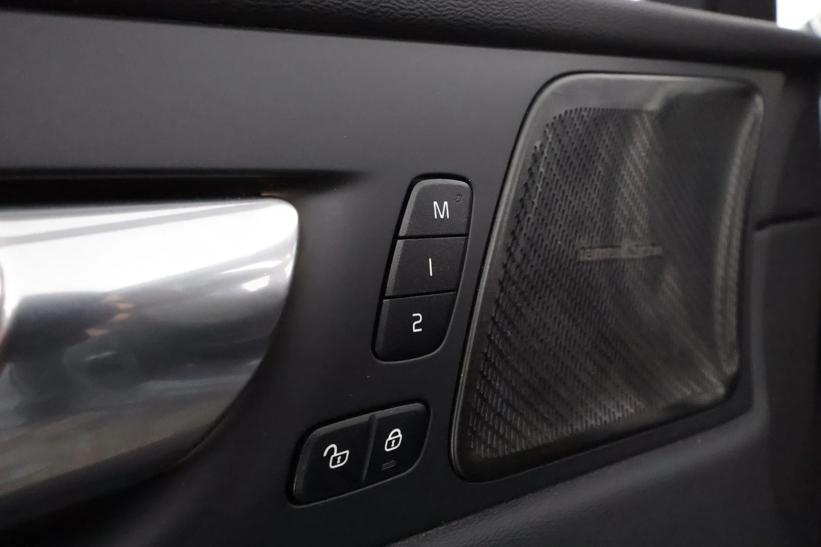 Car Image - 6nZSsMKbxZZ1lDVRpMxGm0