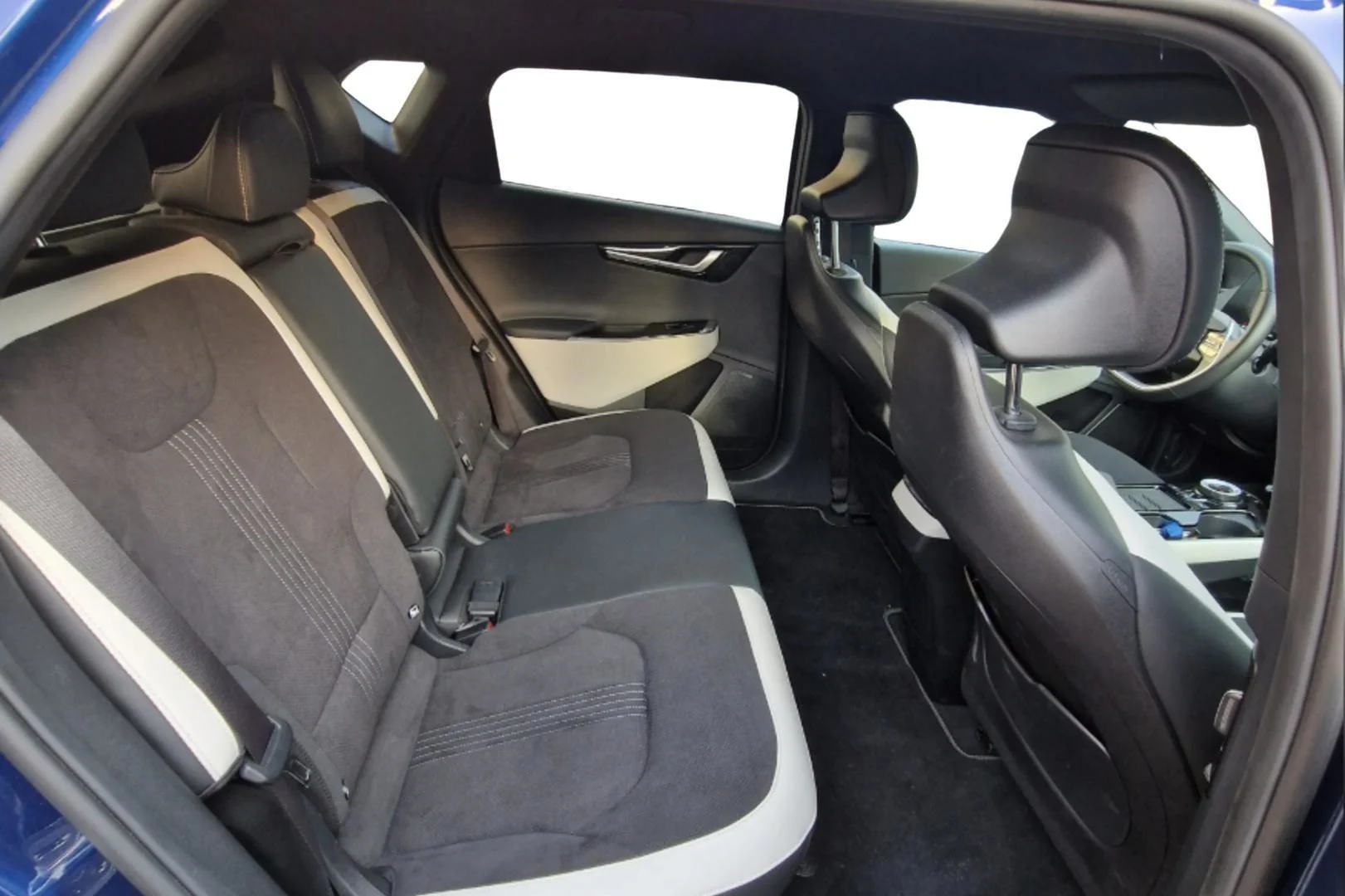 Car Image - qEC2Z2mpufO5WLQhVjIEy