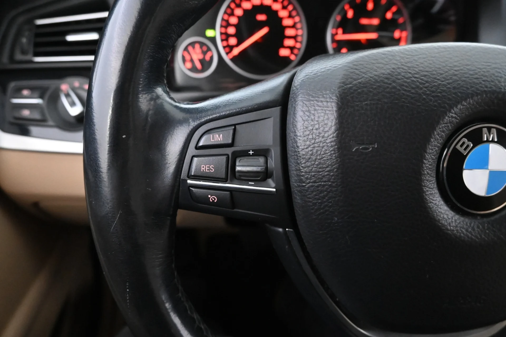 Car Image - 6CQmzXLQbUfuxjcGuvByGP