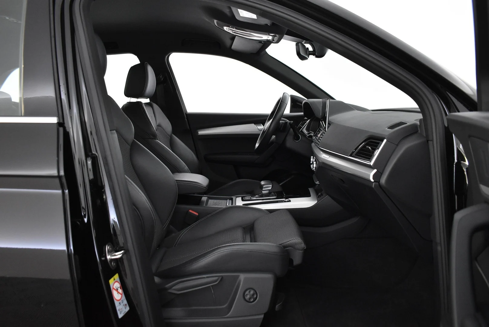 Car Image - 4LrhCw6ytbHGItGXptBhhN