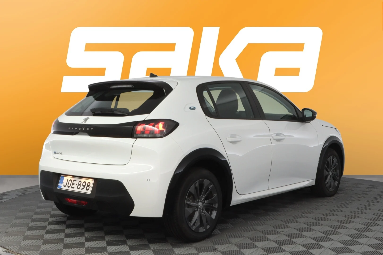 Car Image - 6qF4mXLBw32CFy6VxHtqxk