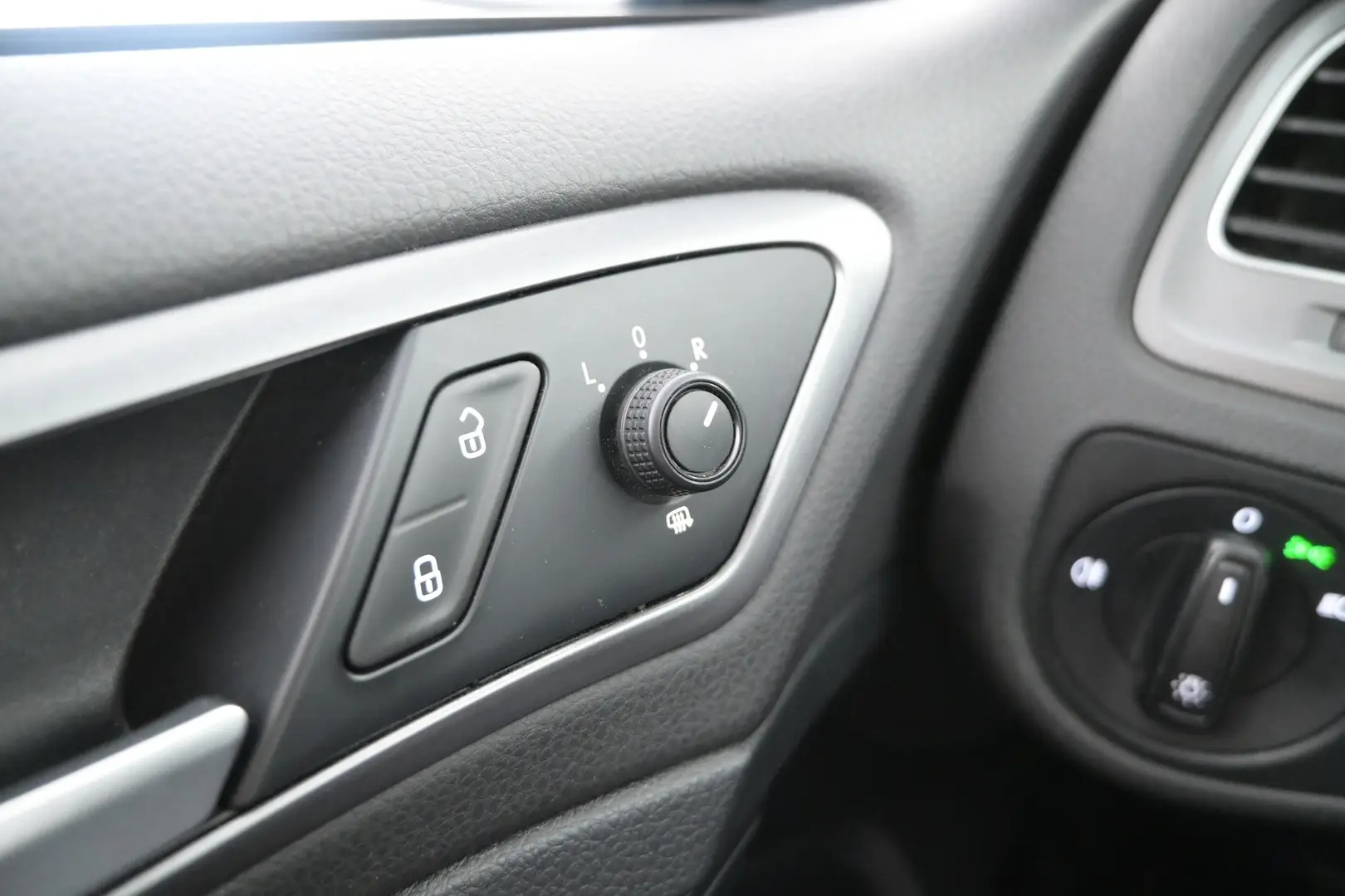 Car Image - 4lvWSzffC6HlW5YYu5w2St
