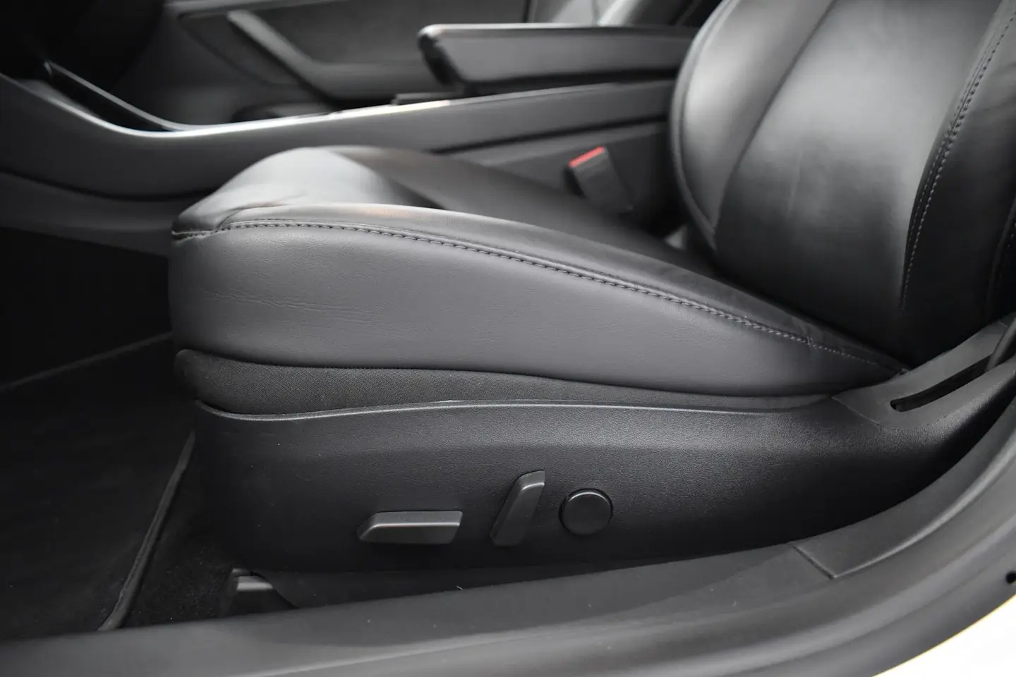 Car Image - 1AUI4KrMXUI7j4JIPftQwg