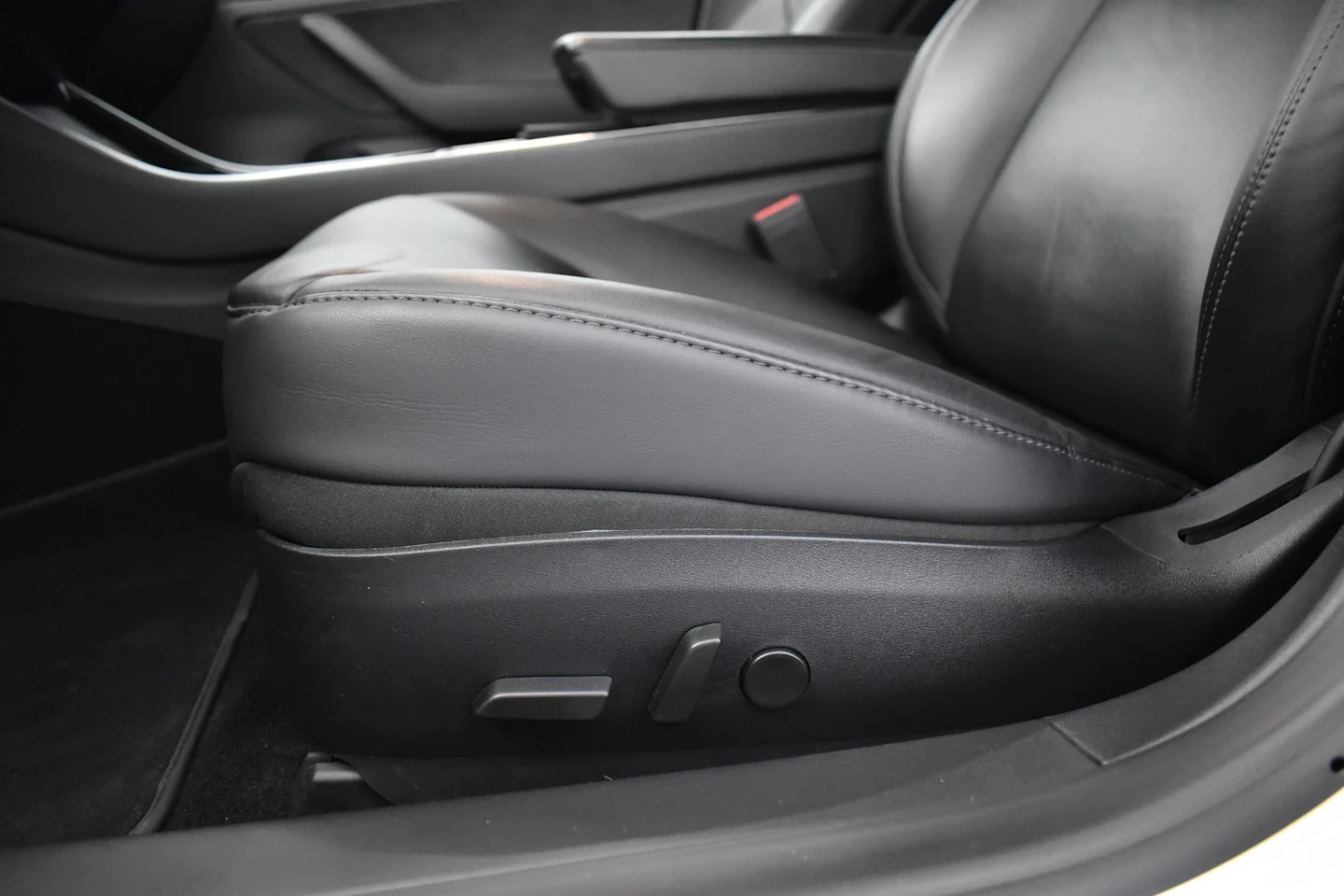 Car Image - 1AUI4KrMXUI7j4JIPftQwg