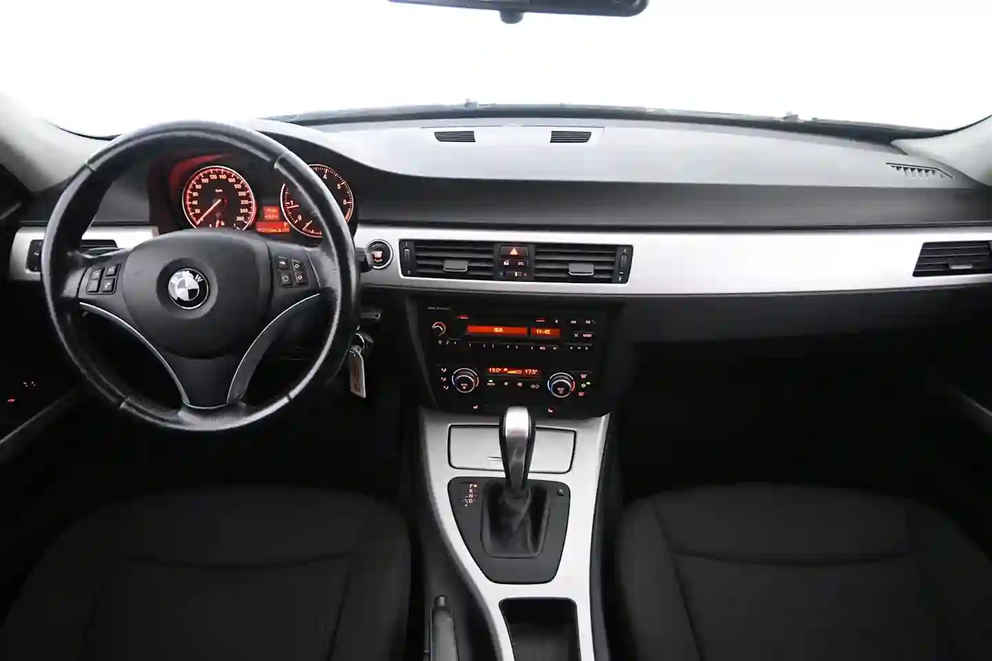 Car Image - 3PxLrYTDVwrmKaGubjnF9d