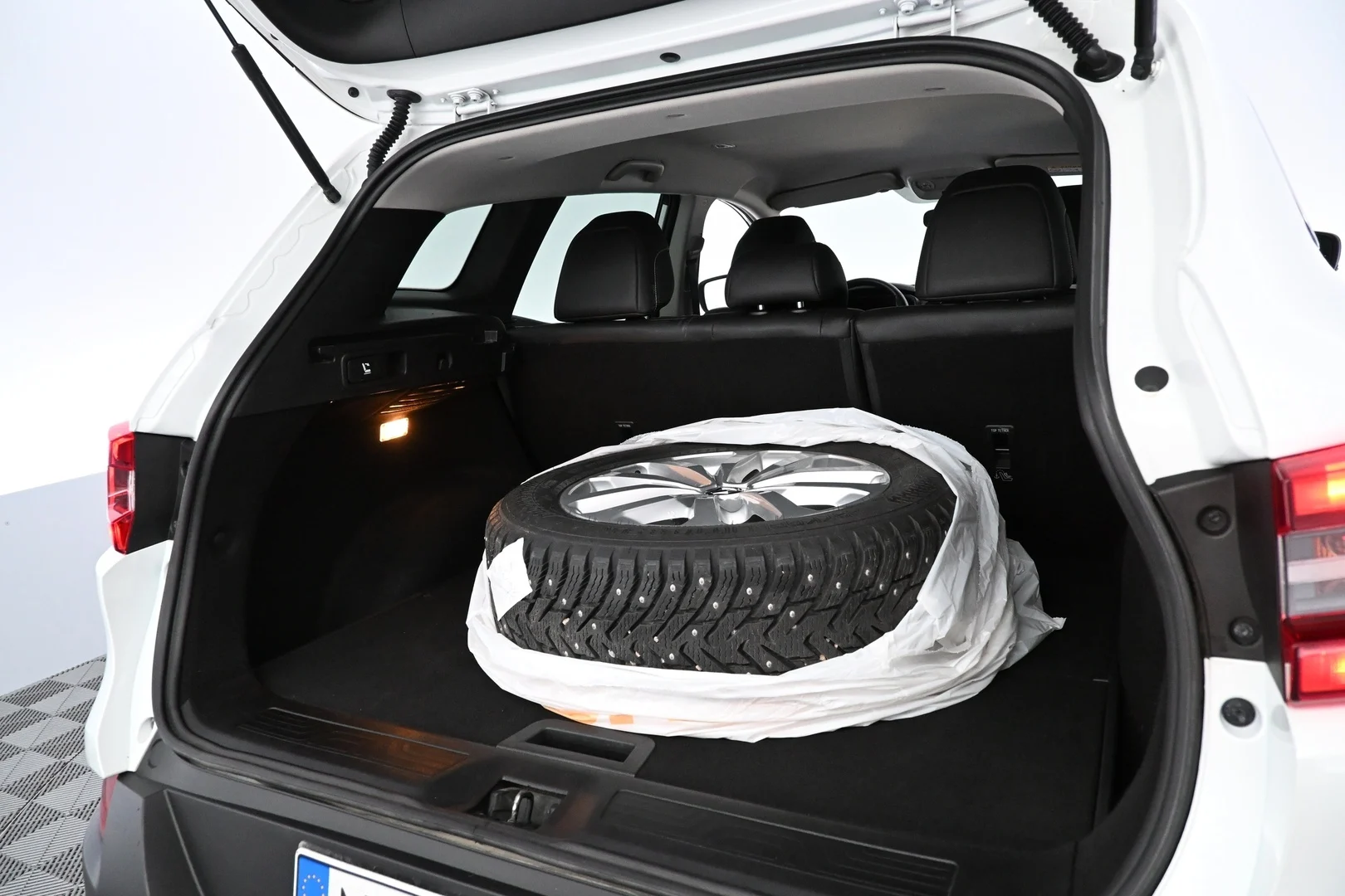 Car Image - 13XaNRWWxGOZcMmXQXsXdk