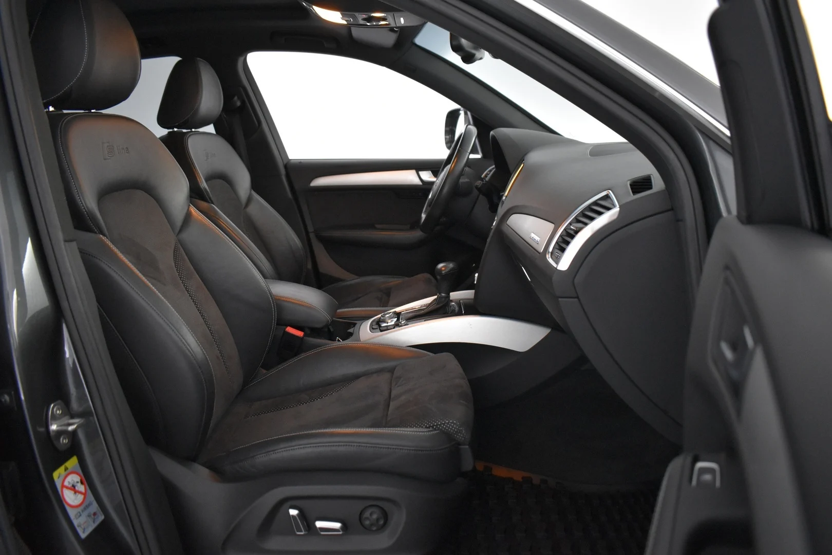 Car Image - 4gQFVczjuKZJEaPW3M5V7g