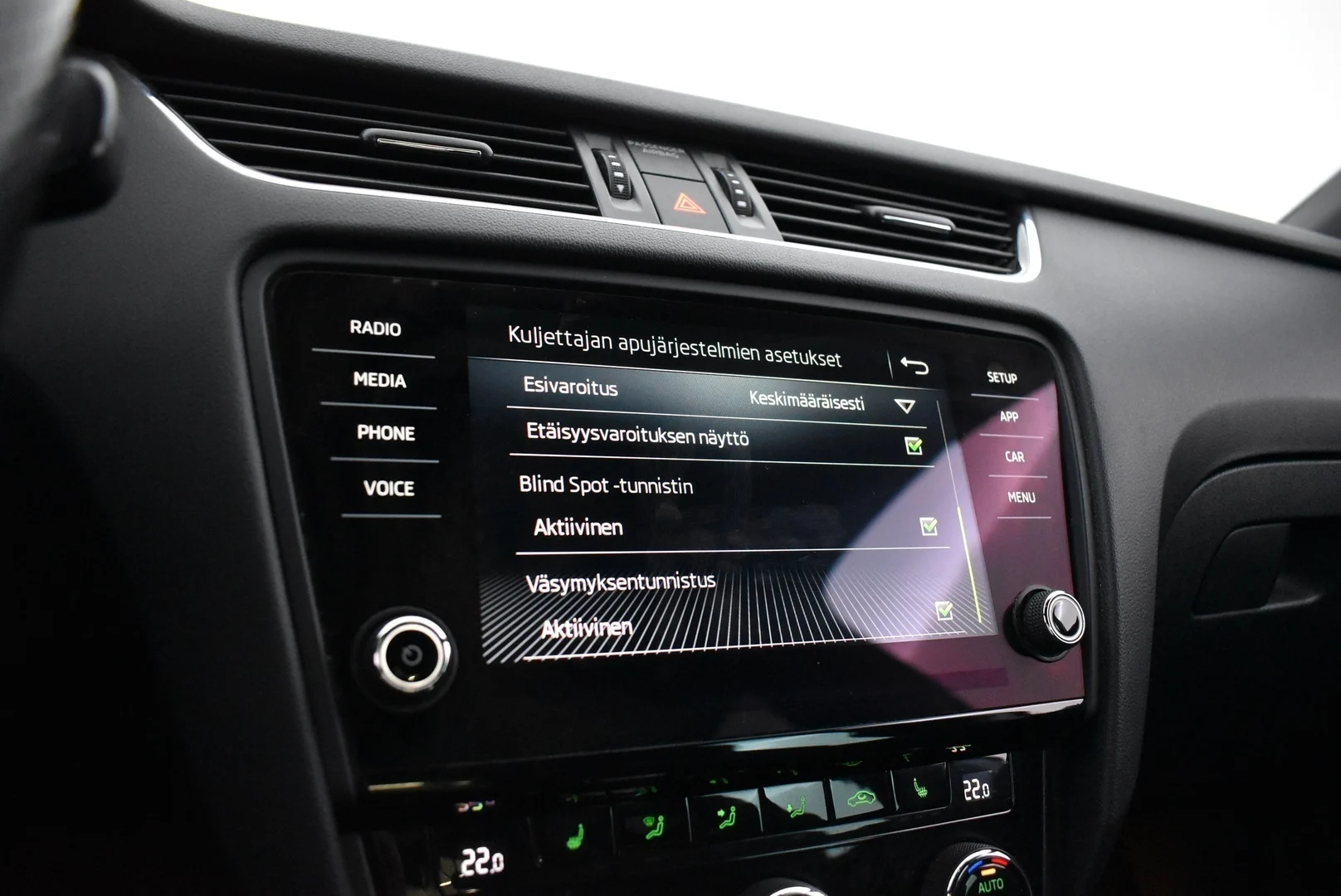 Car Image - ItE7tF32CNFd8XcG3qJ0F