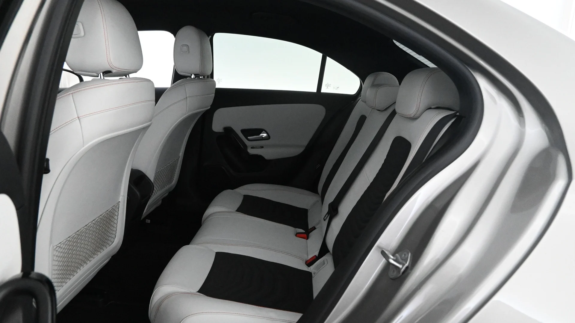 Car Image - 3IyE41VXGgIa2CQ7PBJ1BZ