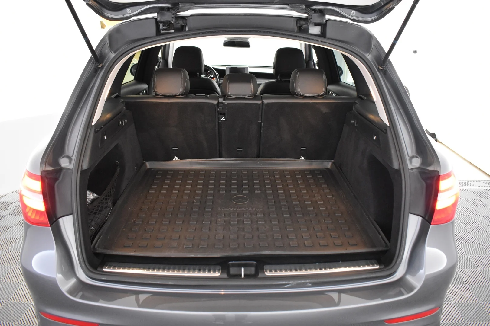 Car Image - 4s7ceUmgRVZNQ28F42fOBn