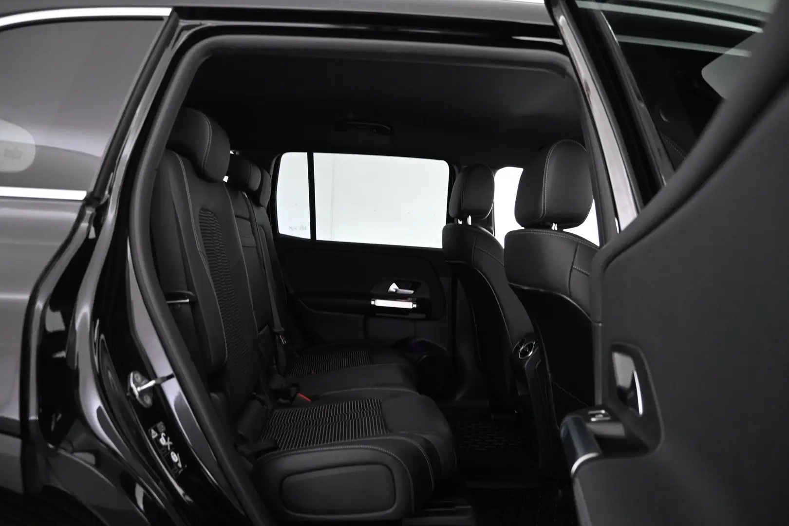 Car Image - 18CPAx3excHw56xBJOppj7