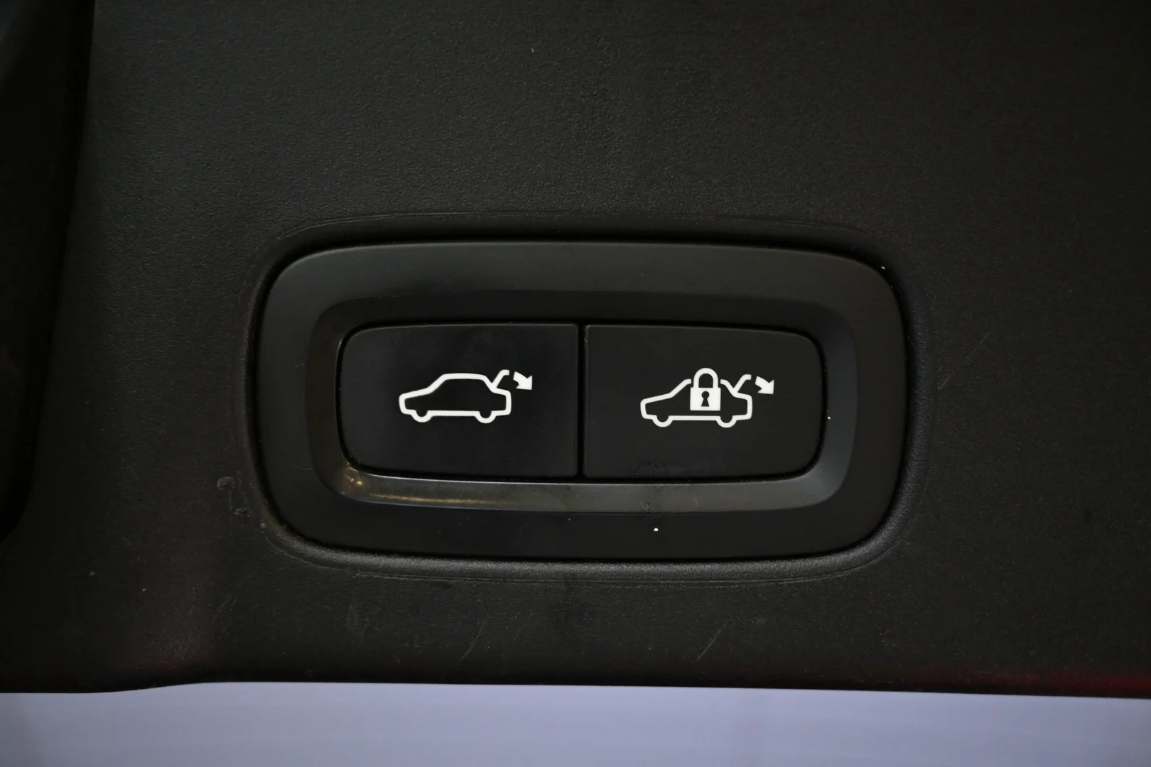 Car Image - 1BuYHhNo5KjzOEbiqFwzqp