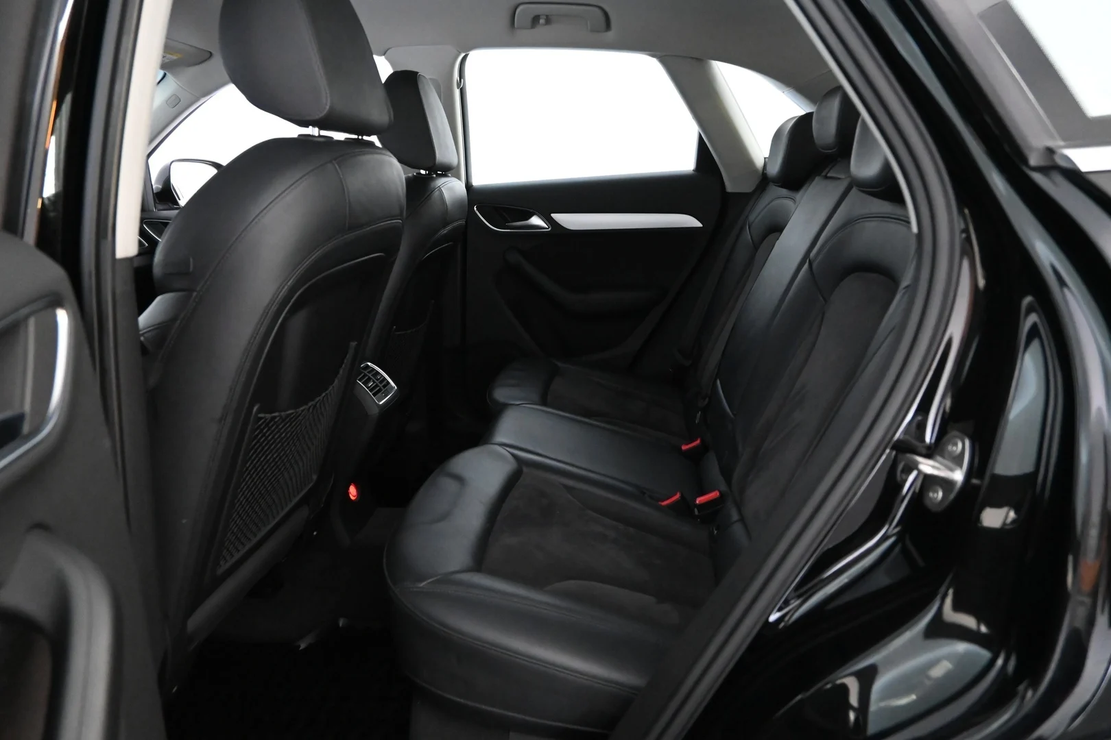 Car Image - 6KlK4TOLVBEYKd12w4mSz1