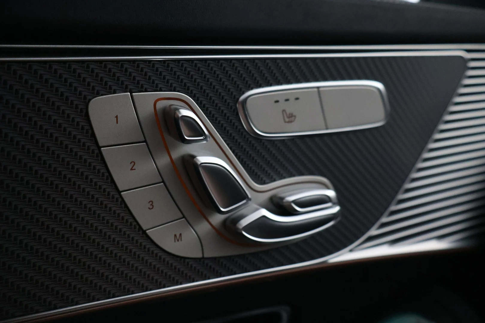 Car Image - aV7pfX2Faj2uCSS4CxnjR