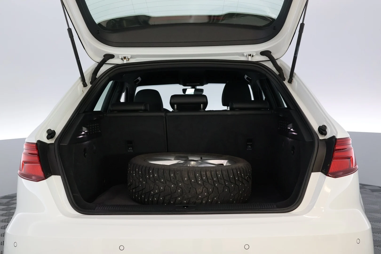 Car Image - 34ectiUITQ8F21zkDoXO47