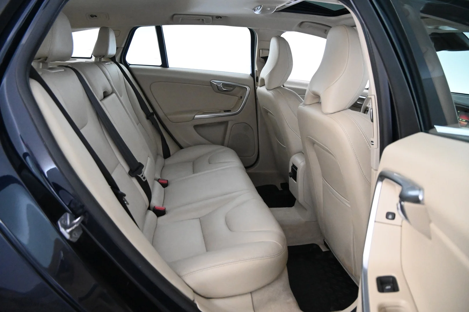 Car Image - 7wqgfSHWiUUaR7gpEcrEqX