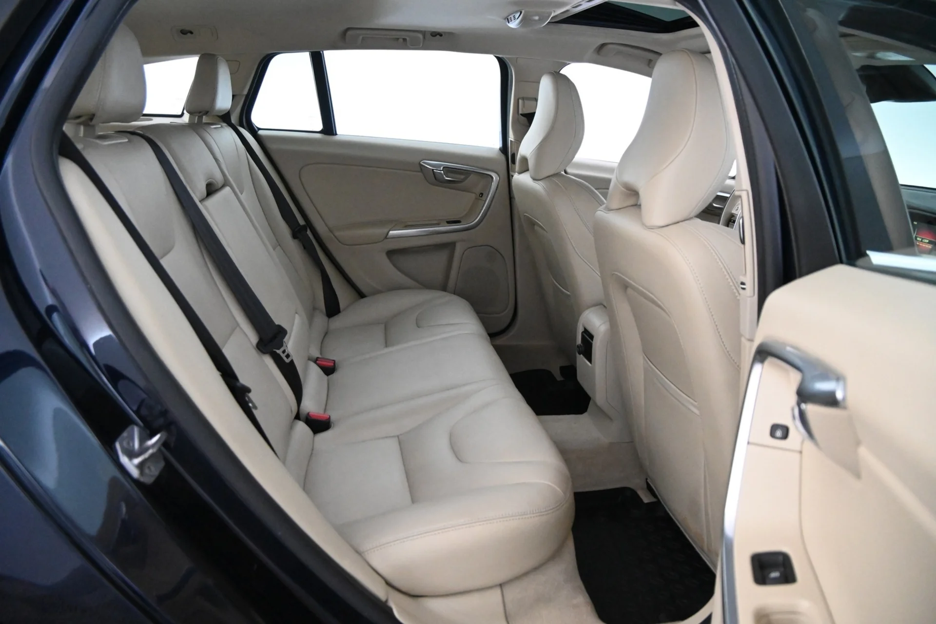 Car Image - 7wqgfSHWiUUaR7gpEcrEqX