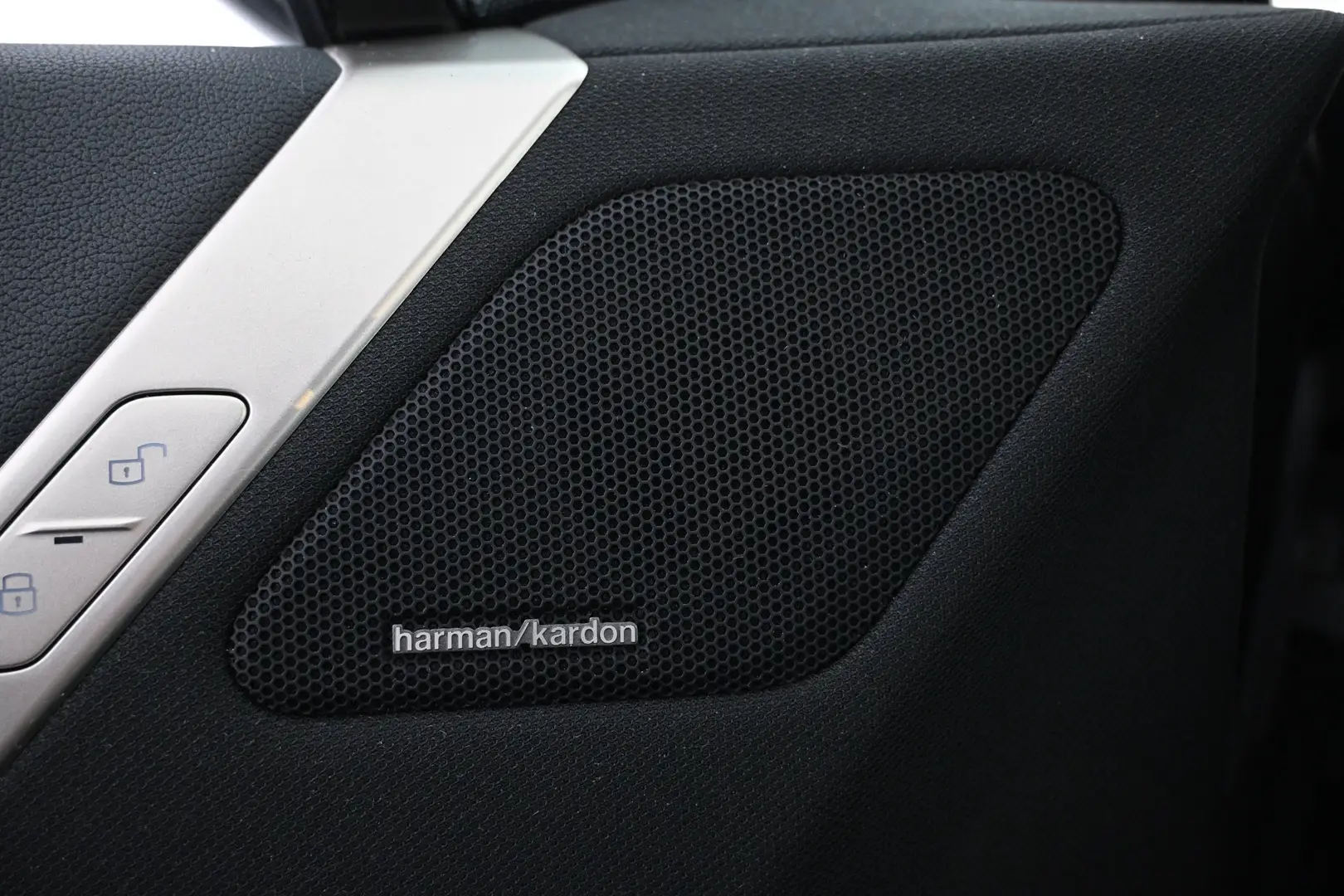 Car Image - N63FfwqNESULjJYM7nKS1