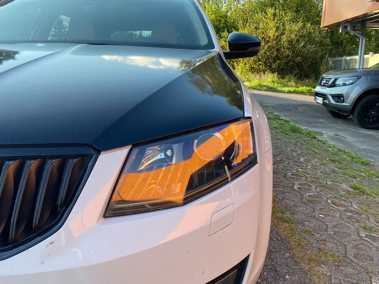 Car Image - 1D1hCris7iIQ37QVWdXhfO