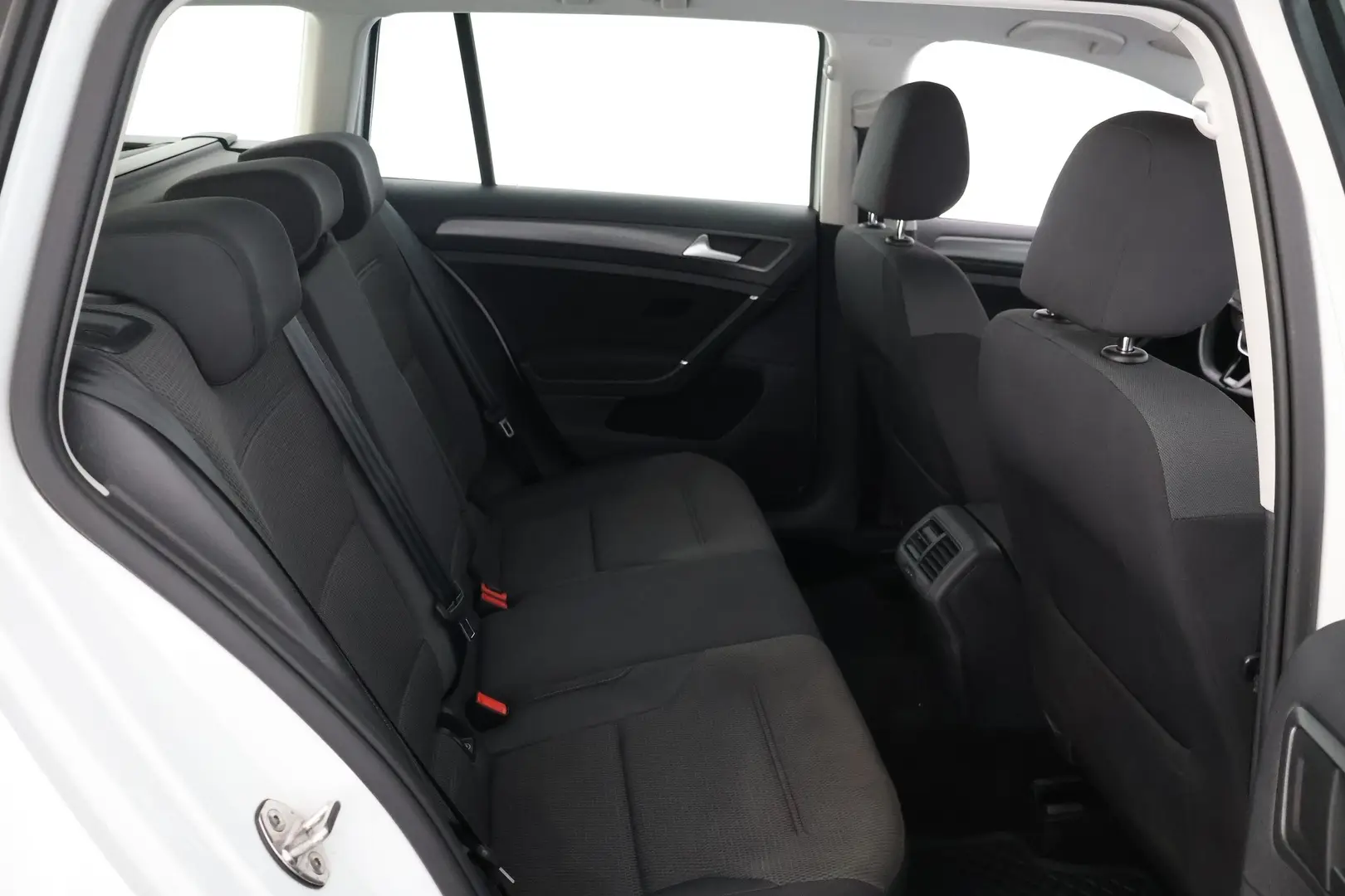 Car Image - 3pn8YRoQdVgMsecVoDpmxO