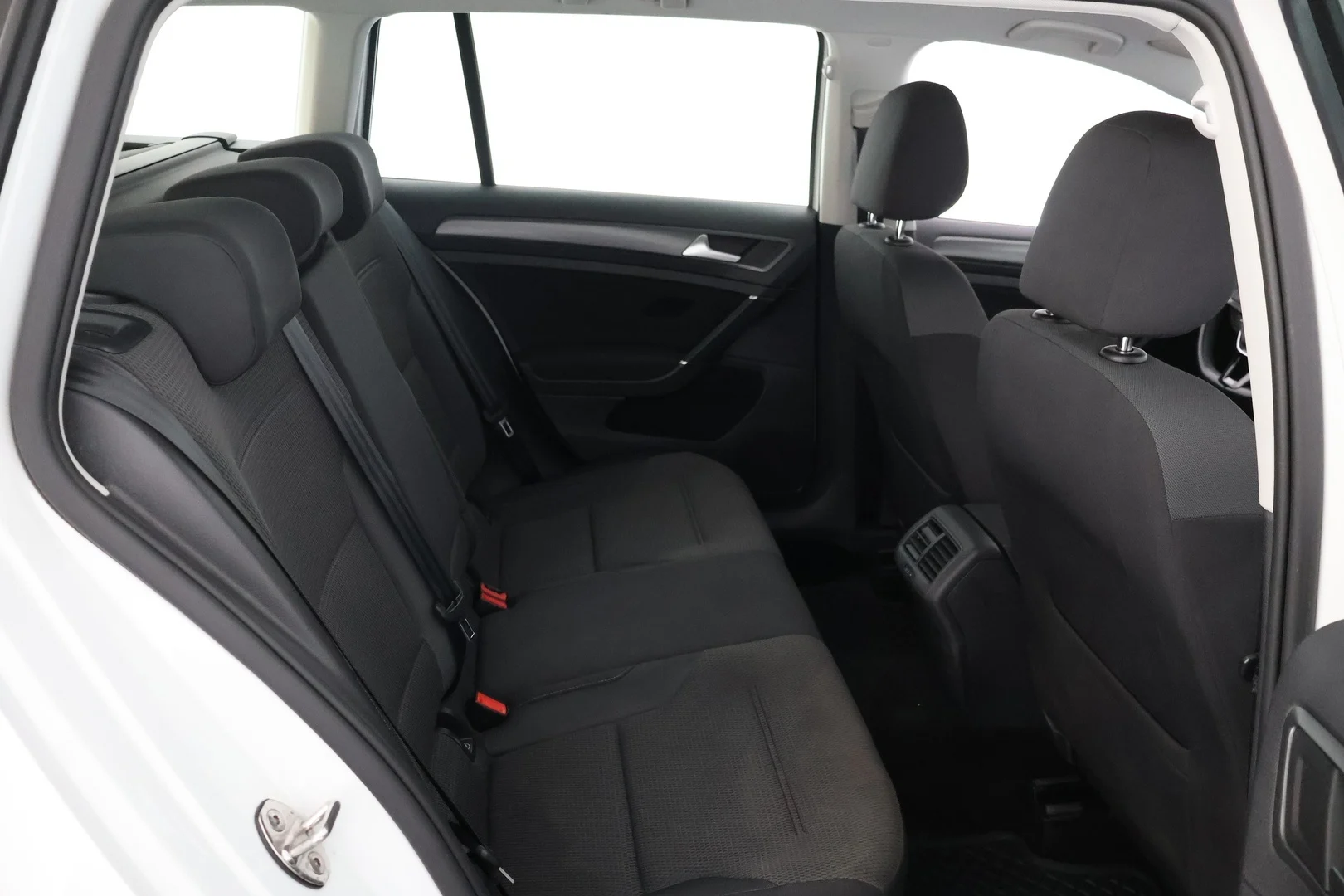 Car Image - 3pn8YRoQdVgMsecVoDpmxO