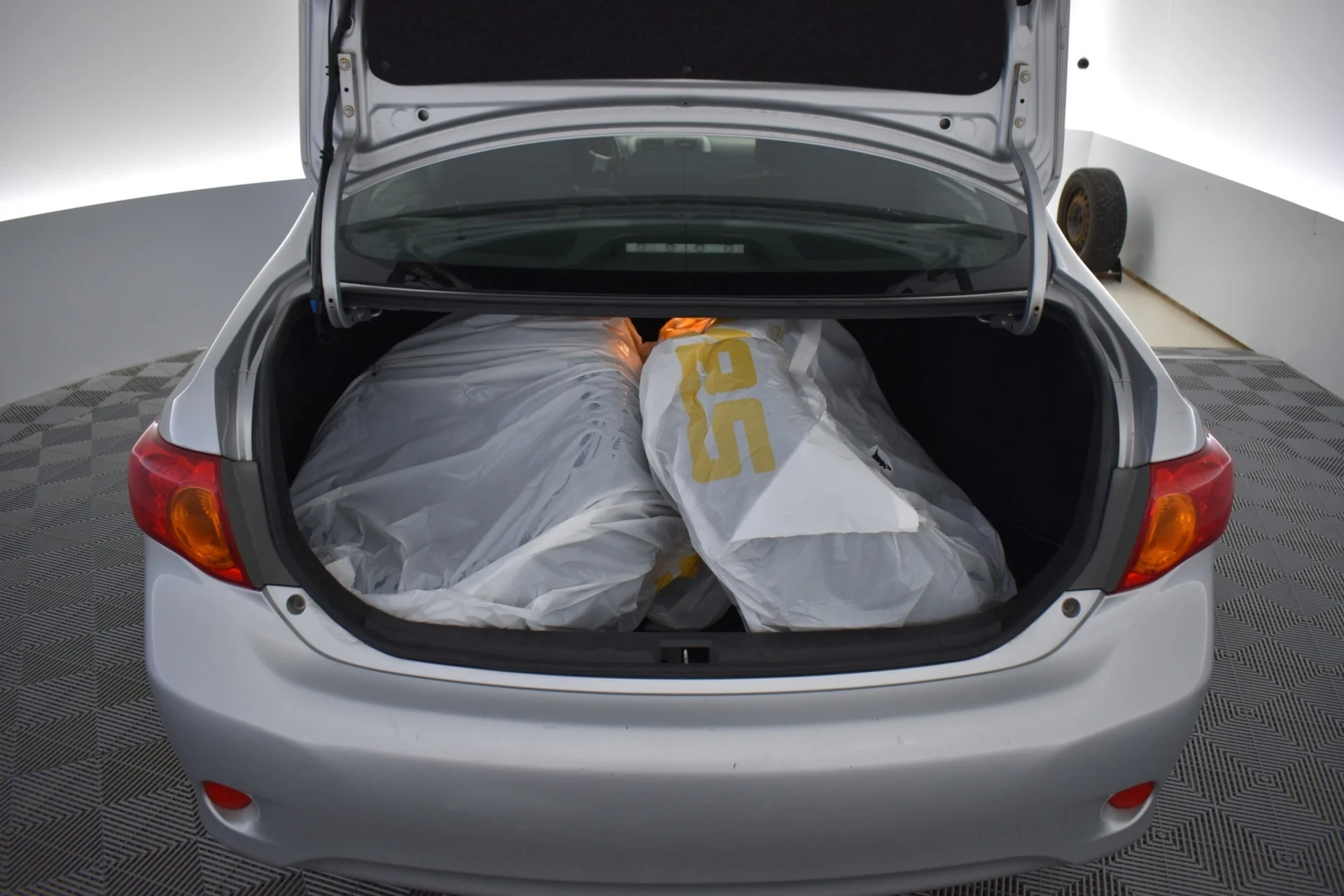 Car Image - 1Anuwa4FMhbSytSXgJ8hnc