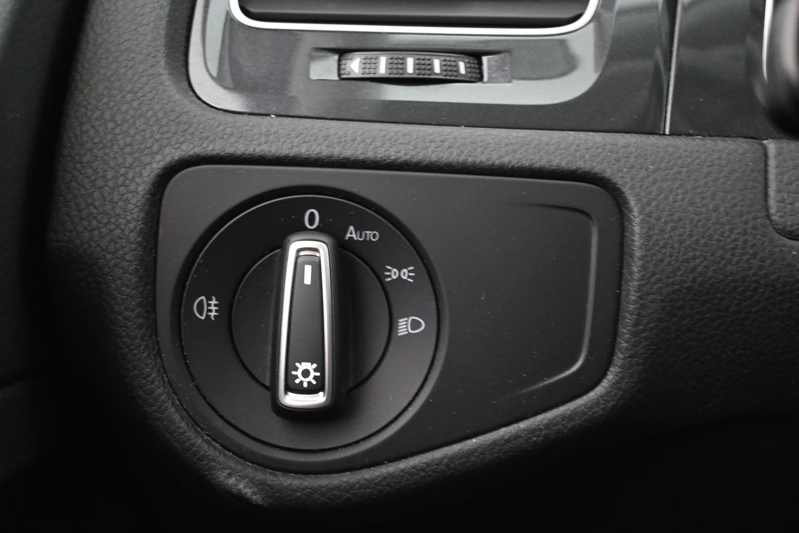 Car Image - 1wnsbnSYrOOyYodzWfT3xU
