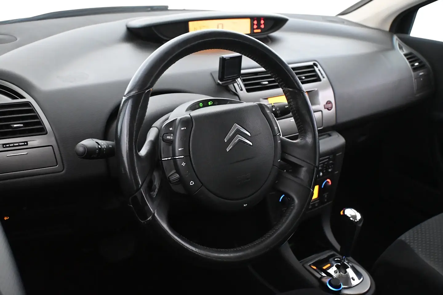Car Image - T1Lk6lpTFl4LYX5A4MuZR