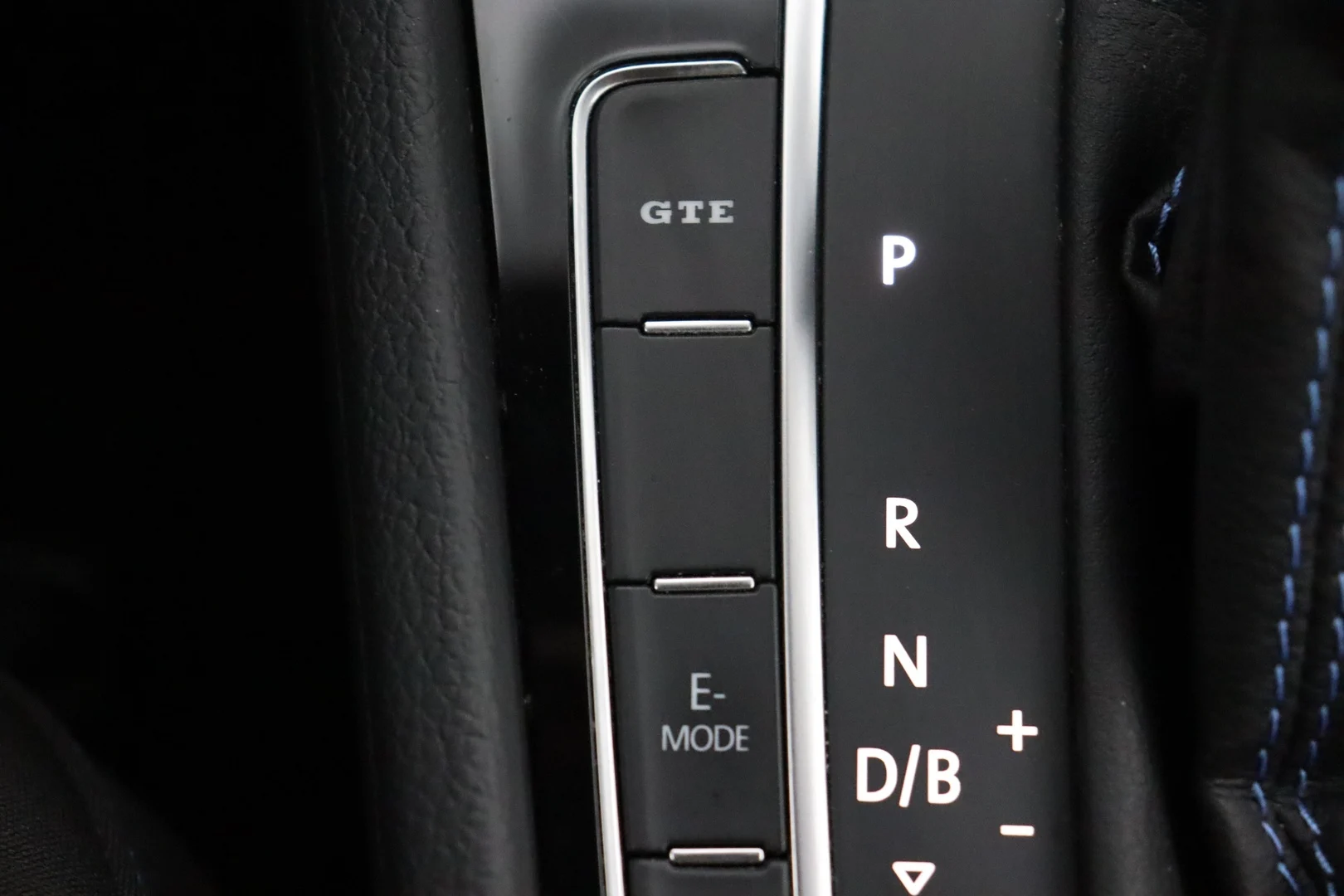 Car Image - 4e4UaYL4jshTNr1XrJJEBa