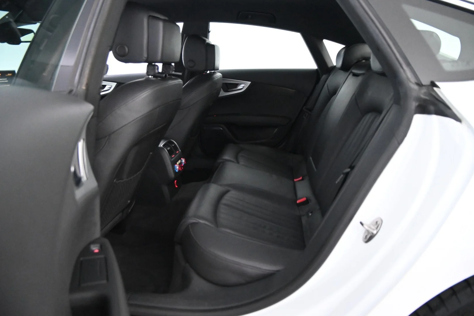 Car Image - 1DN2TqHlQdPFIknDZJEYc7